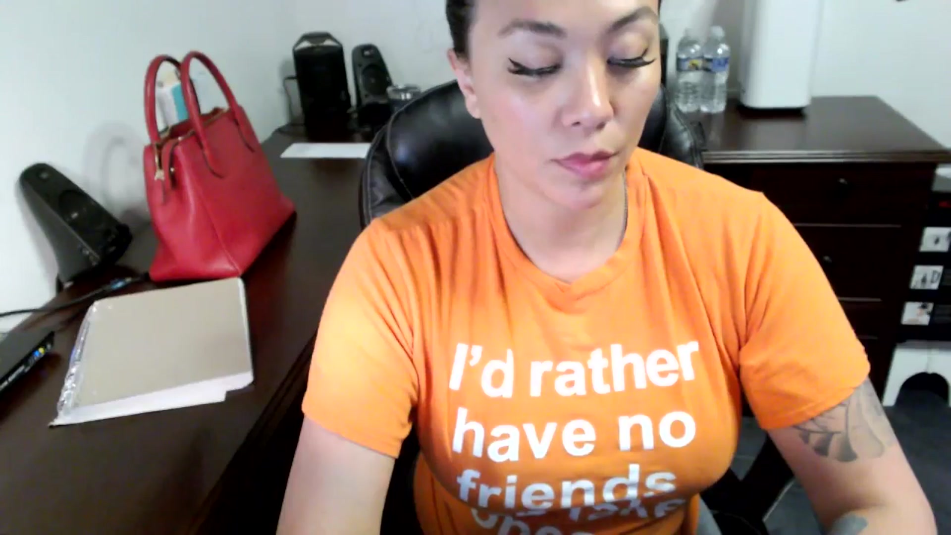 Gallery image thumbnail from MickaylaMoon's myfreecams stream on, 06/13/2024, 19:11 image 4 of 20