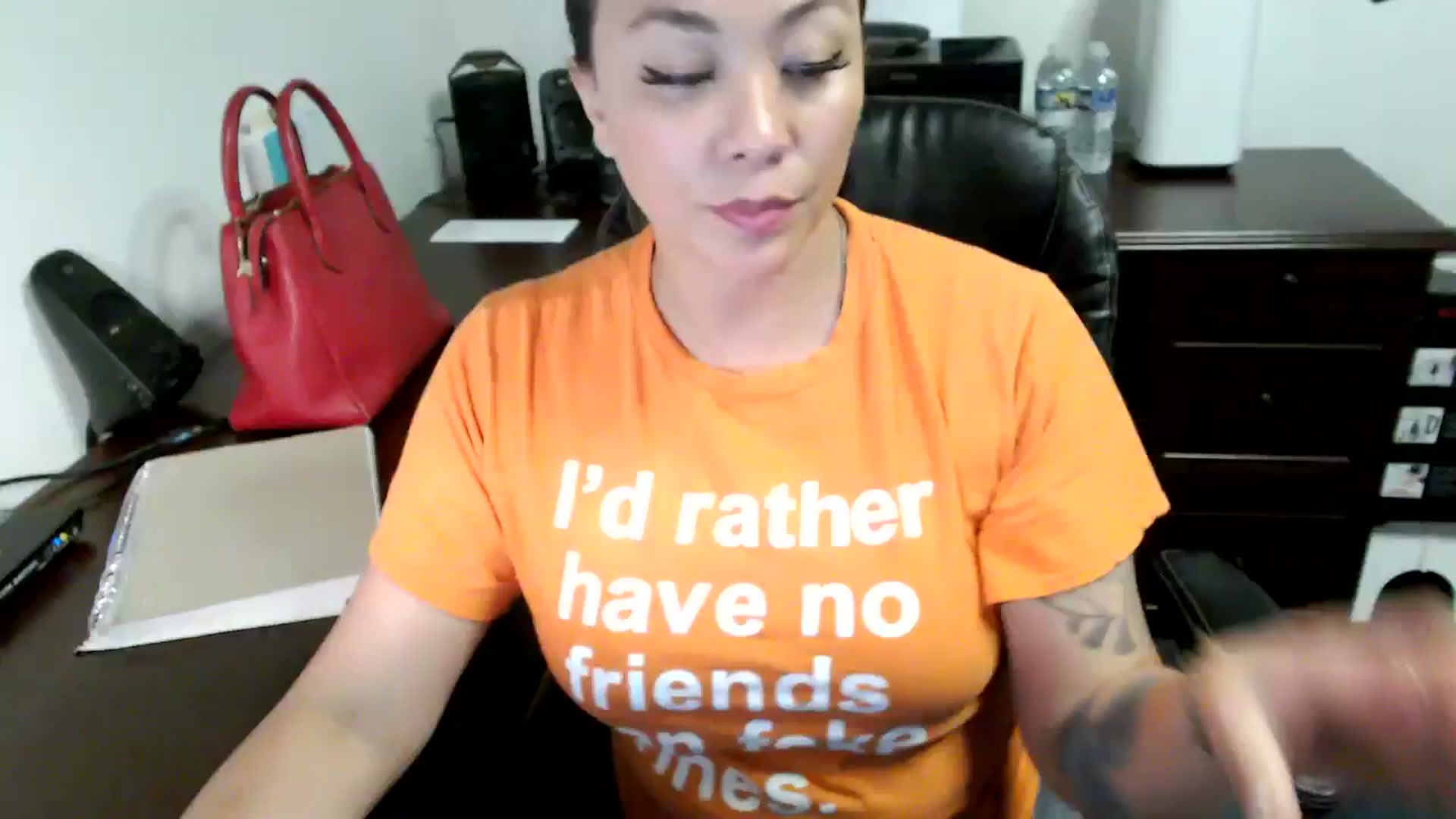 Gallery image thumbnail from MickaylaMoon's myfreecams stream on, 06/13/2024, 19:11 image 2 of 20