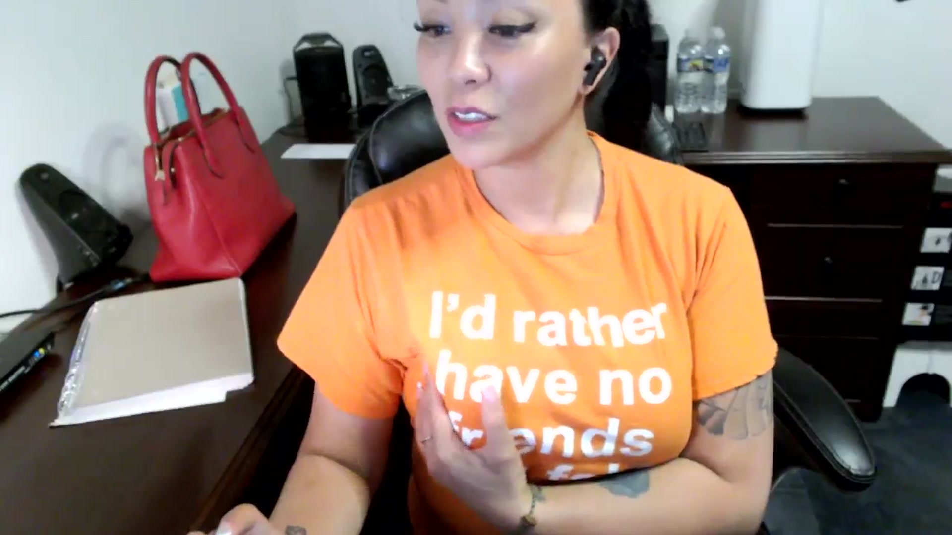 Gallery image thumbnail from MickaylaMoon's myfreecams stream on, 06/13/2024, 19:11 image 5 of 20