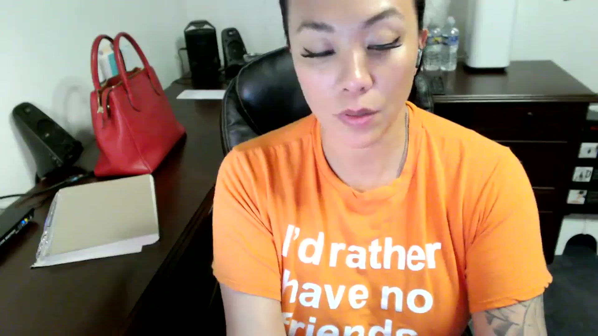 Gallery image thumbnail from MickaylaMoon's myfreecams stream on, 06/13/2024, 19:11 image 16 of 20