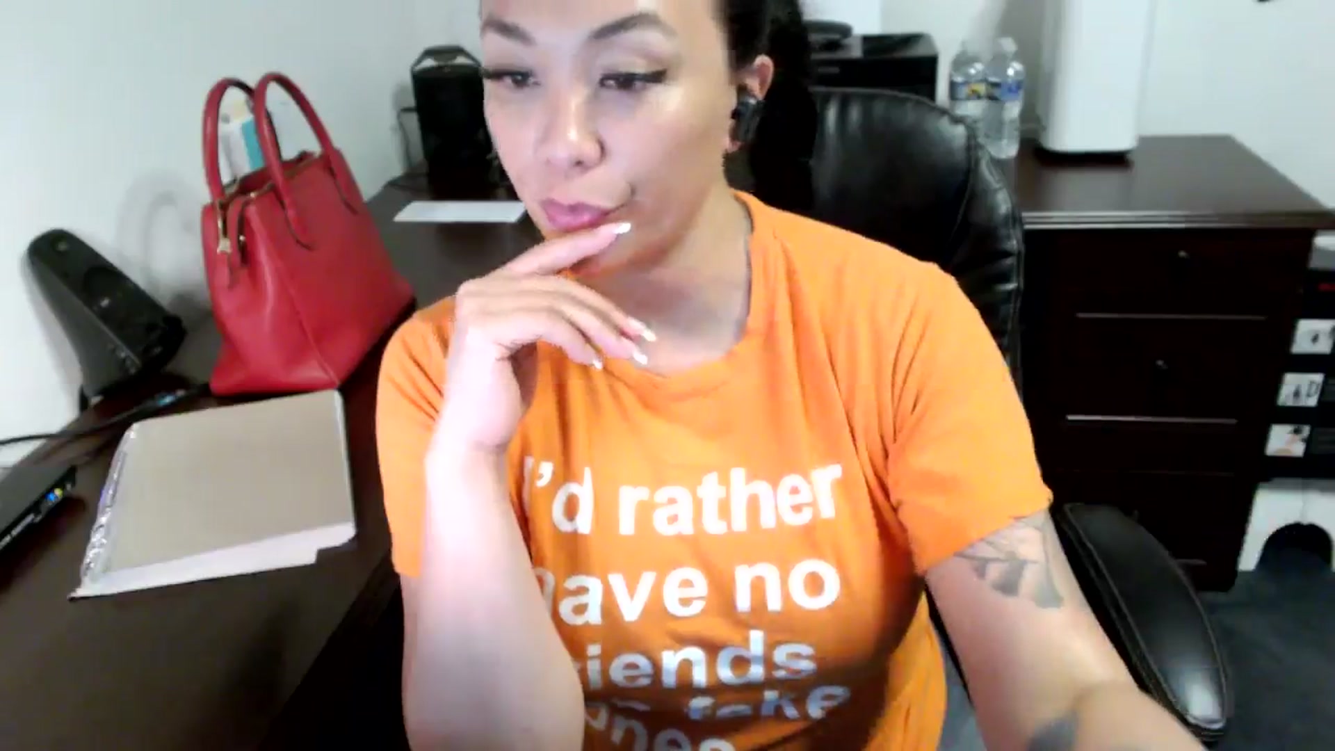 Gallery image thumbnail from MickaylaMoon's myfreecams stream on, 06/13/2024, 19:11 image 3 of 20