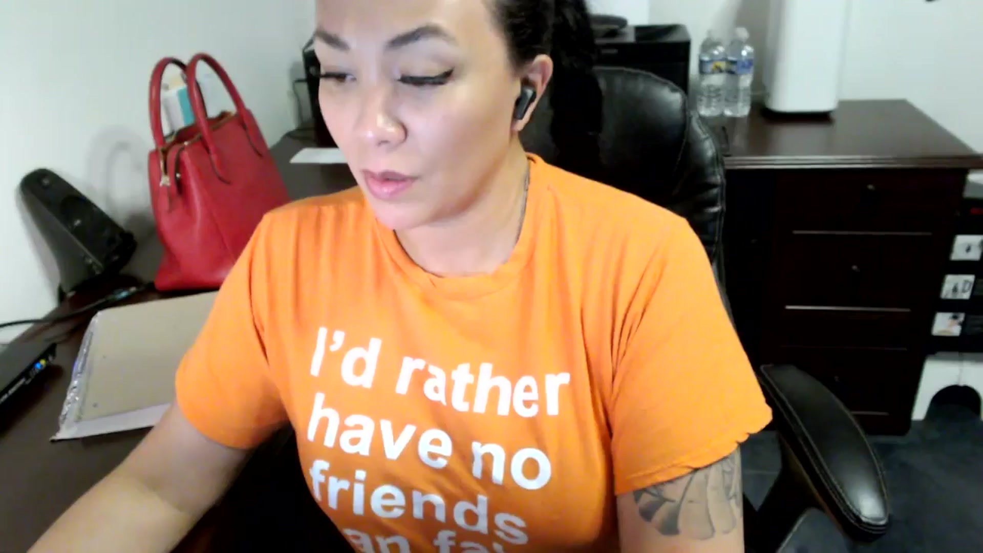 Gallery image thumbnail from MickaylaMoon's myfreecams stream on, 06/13/2024, 19:11 image 11 of 20