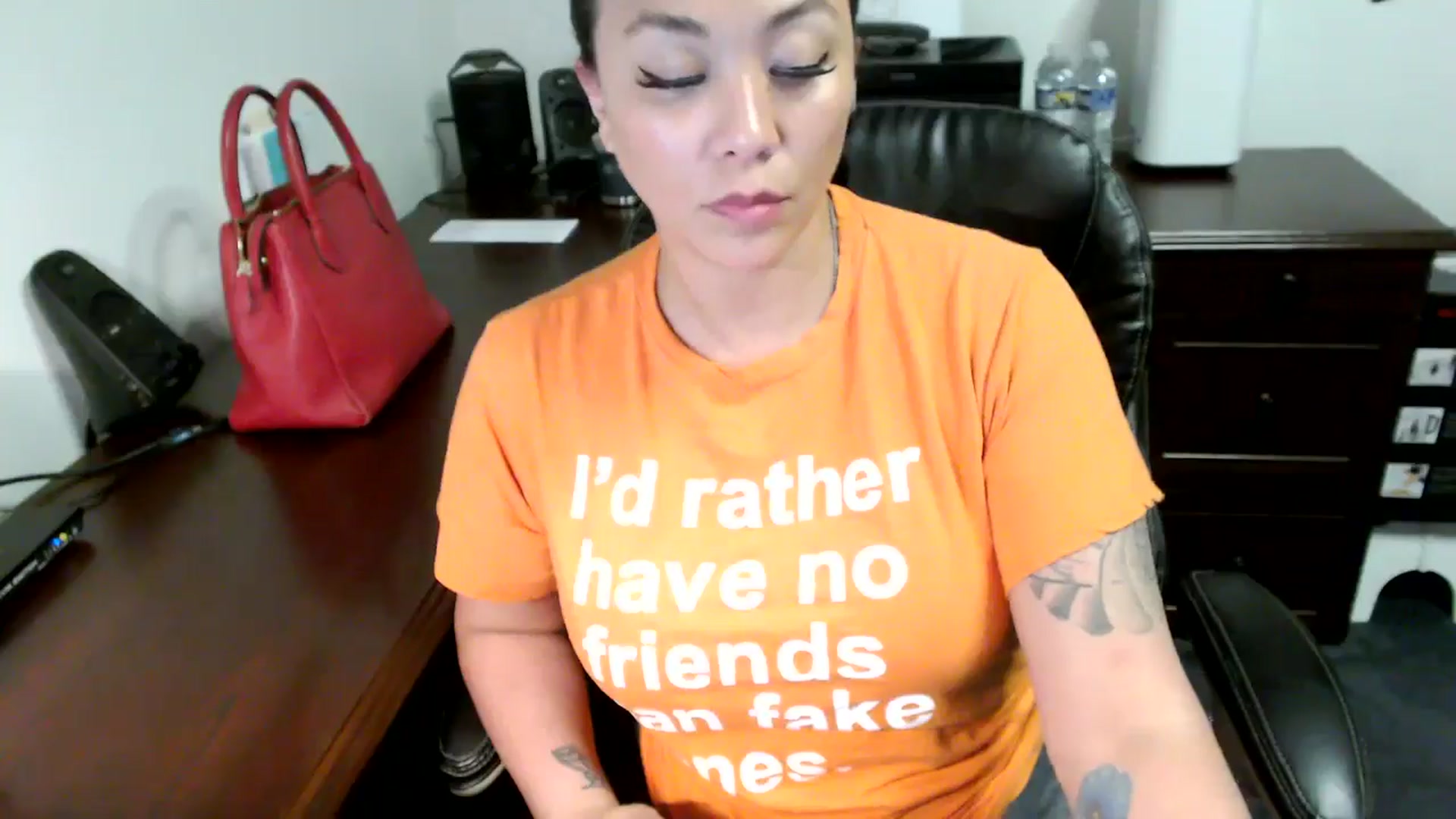 Gallery image thumbnail from MickaylaMoon's myfreecams stream on, 06/13/2024, 20:16 image 16 of 20