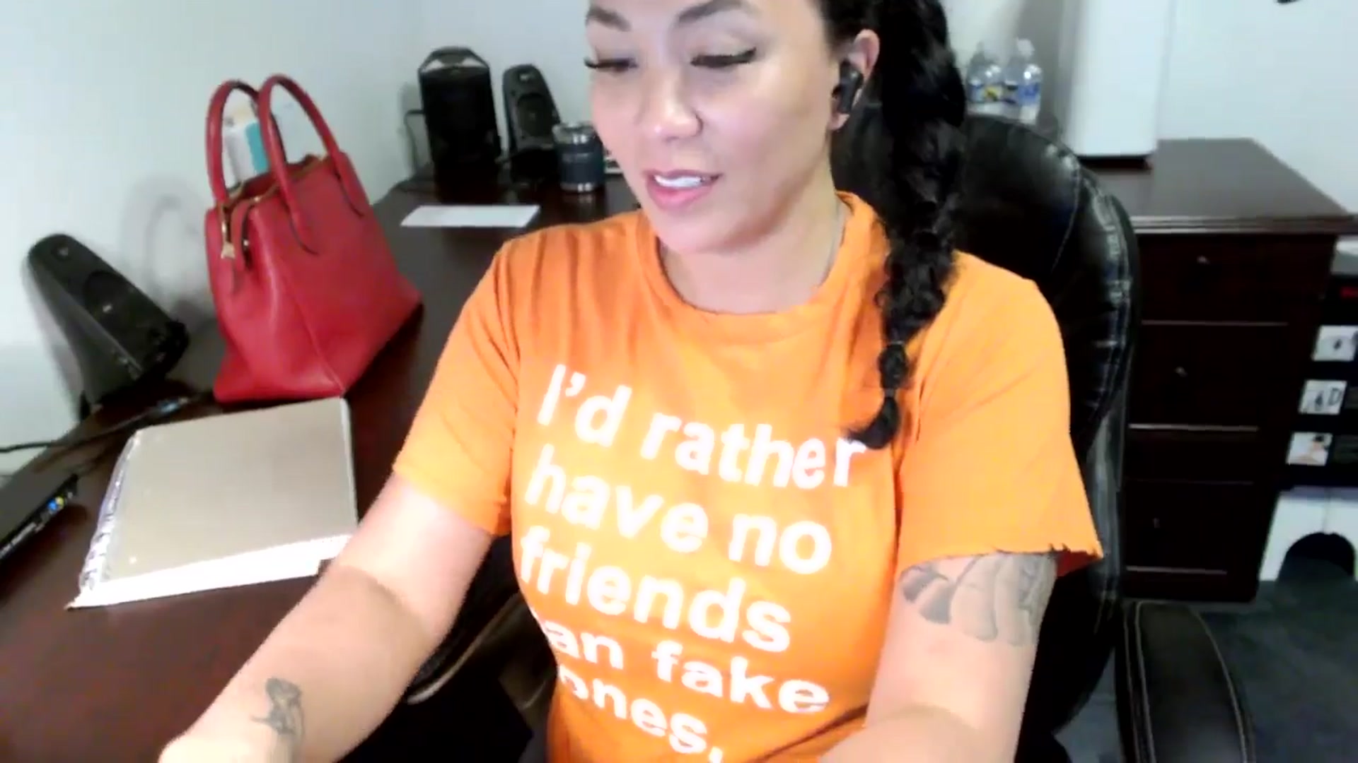 Gallery image thumbnail from MickaylaMoon's myfreecams stream on, 06/13/2024, 20:16 image 13 of 20