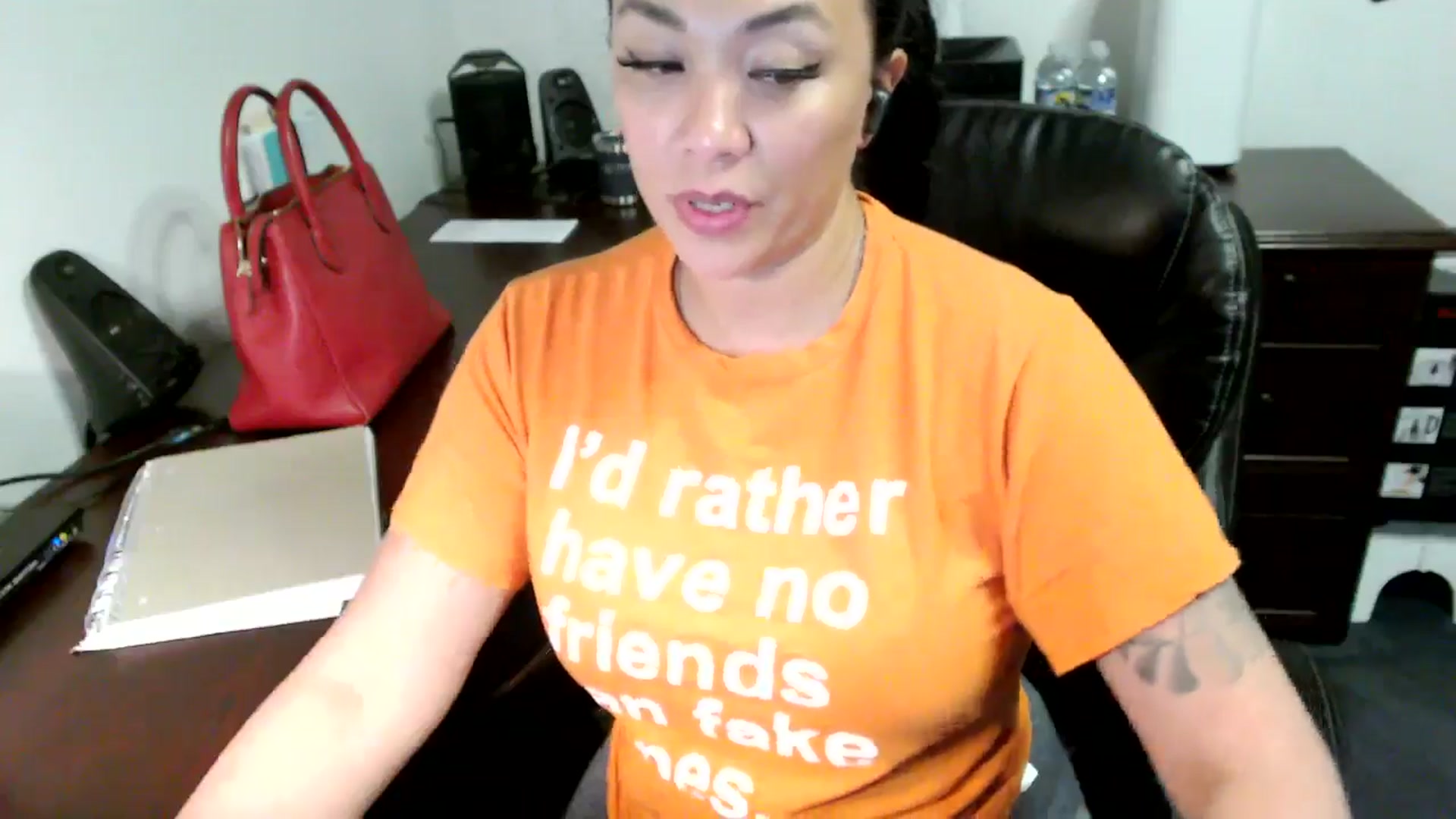 Gallery image thumbnail from MickaylaMoon's myfreecams stream on, 06/13/2024, 20:16 image 14 of 20