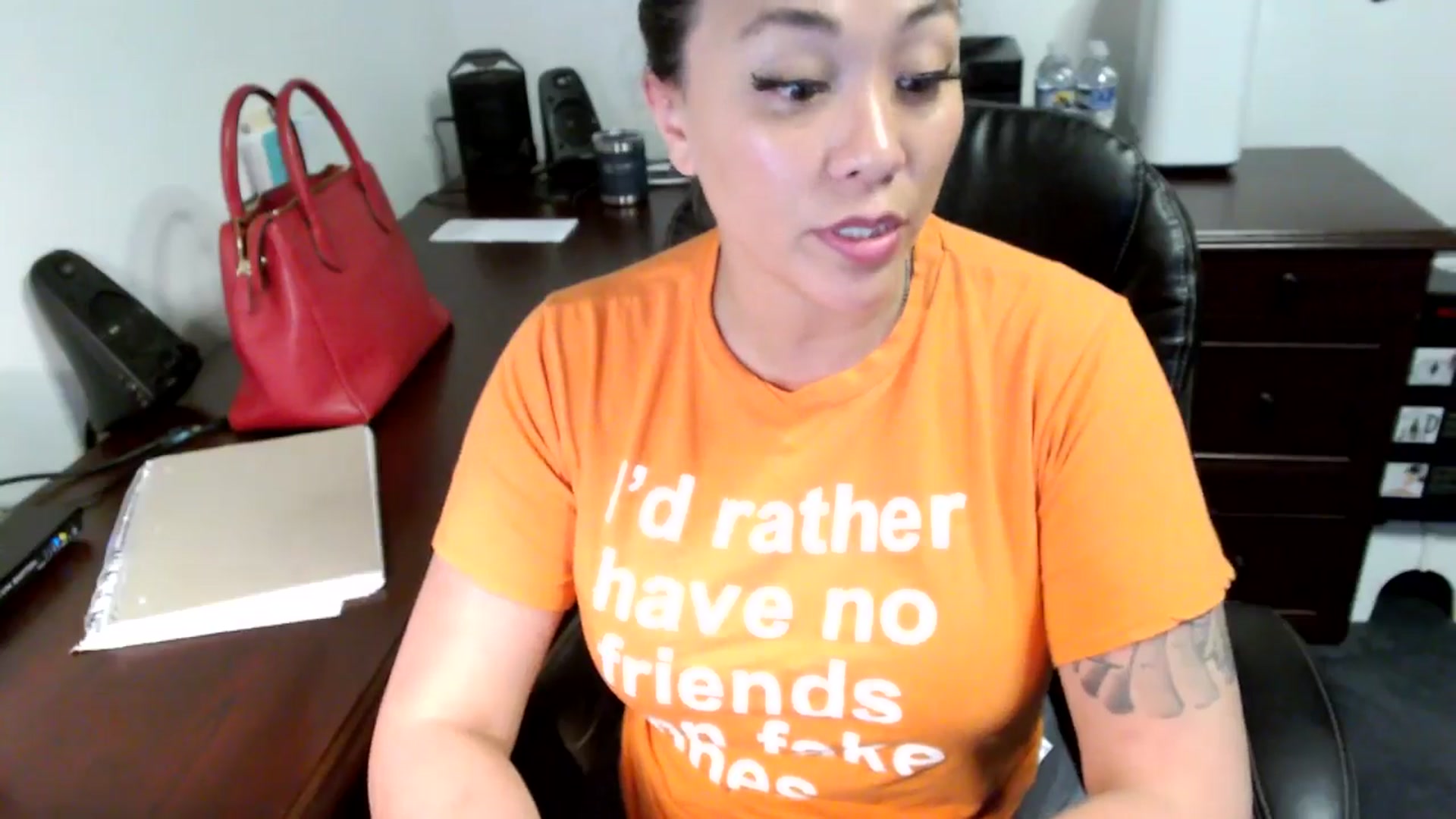 Gallery image thumbnail from MickaylaMoon's myfreecams stream on, 06/13/2024, 20:16 image 15 of 20