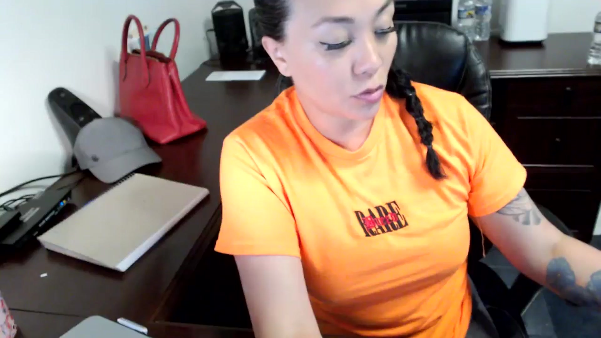Gallery image thumbnail from MickaylaMoon's myfreecams stream on, 06/14/2024, 13:48 image 11 of 20