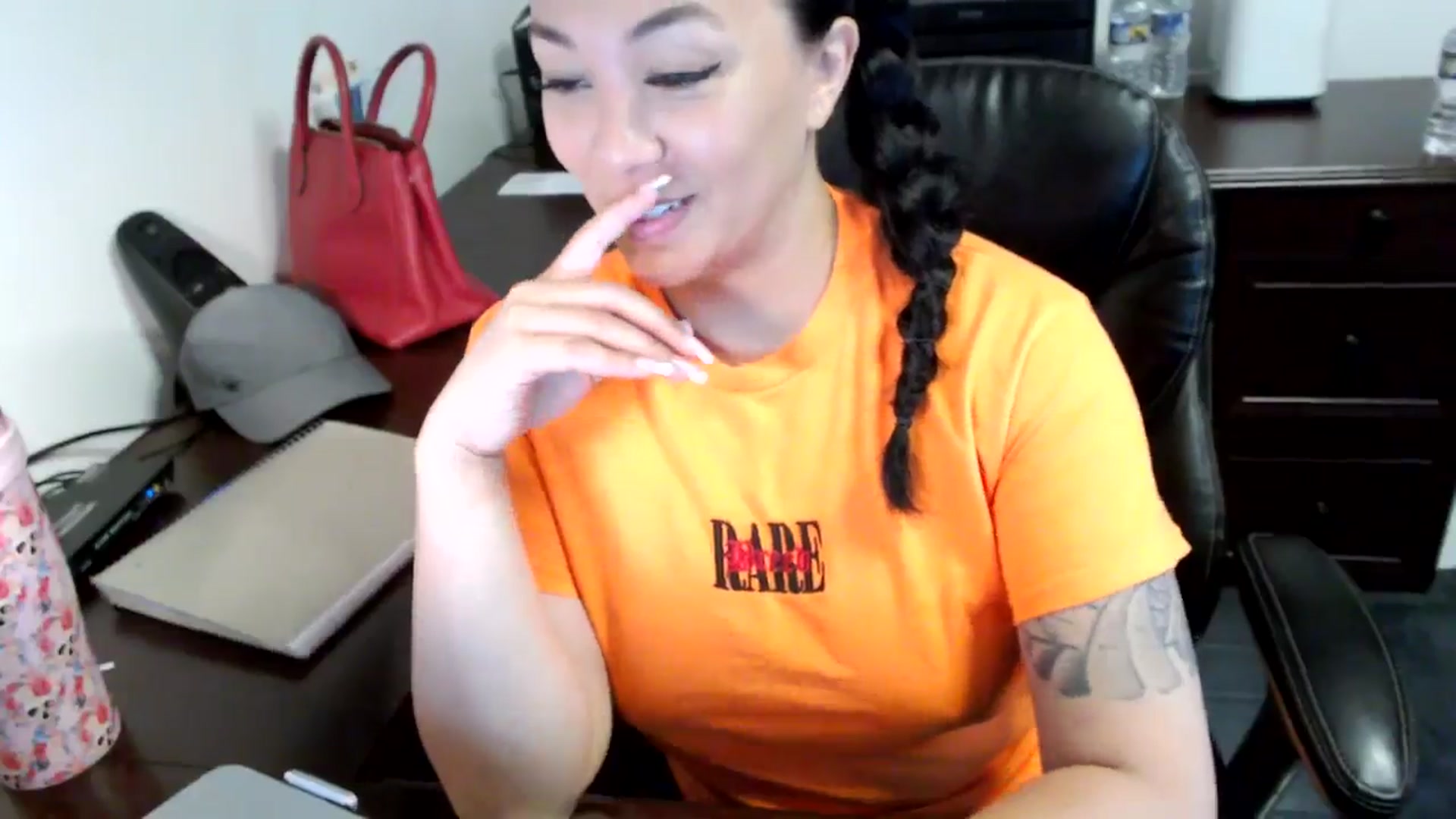 Gallery image thumbnail from MickaylaMoon's myfreecams stream on, 06/14/2024, 13:48 image 6 of 20