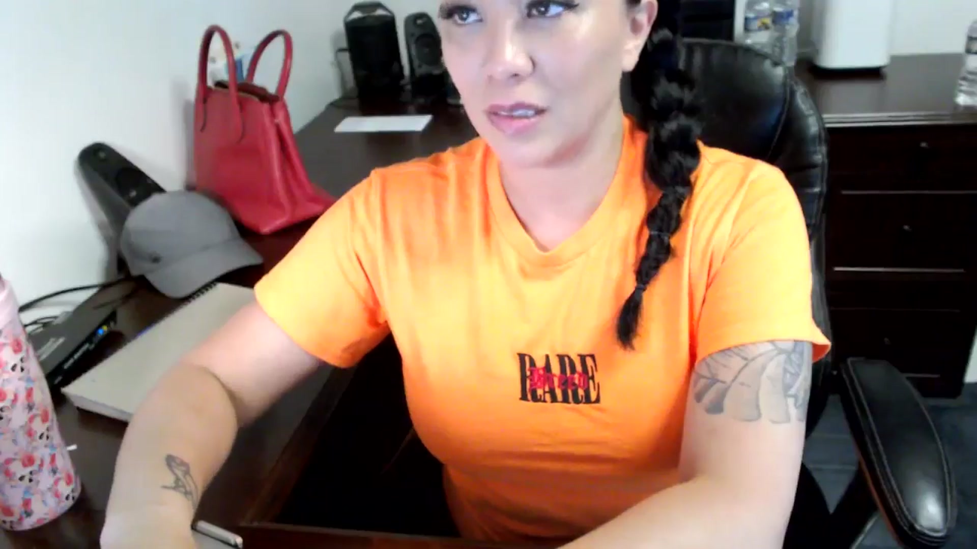 Gallery image thumbnail from MickaylaMoon's myfreecams stream on, 06/14/2024, 13:48 image 5 of 20