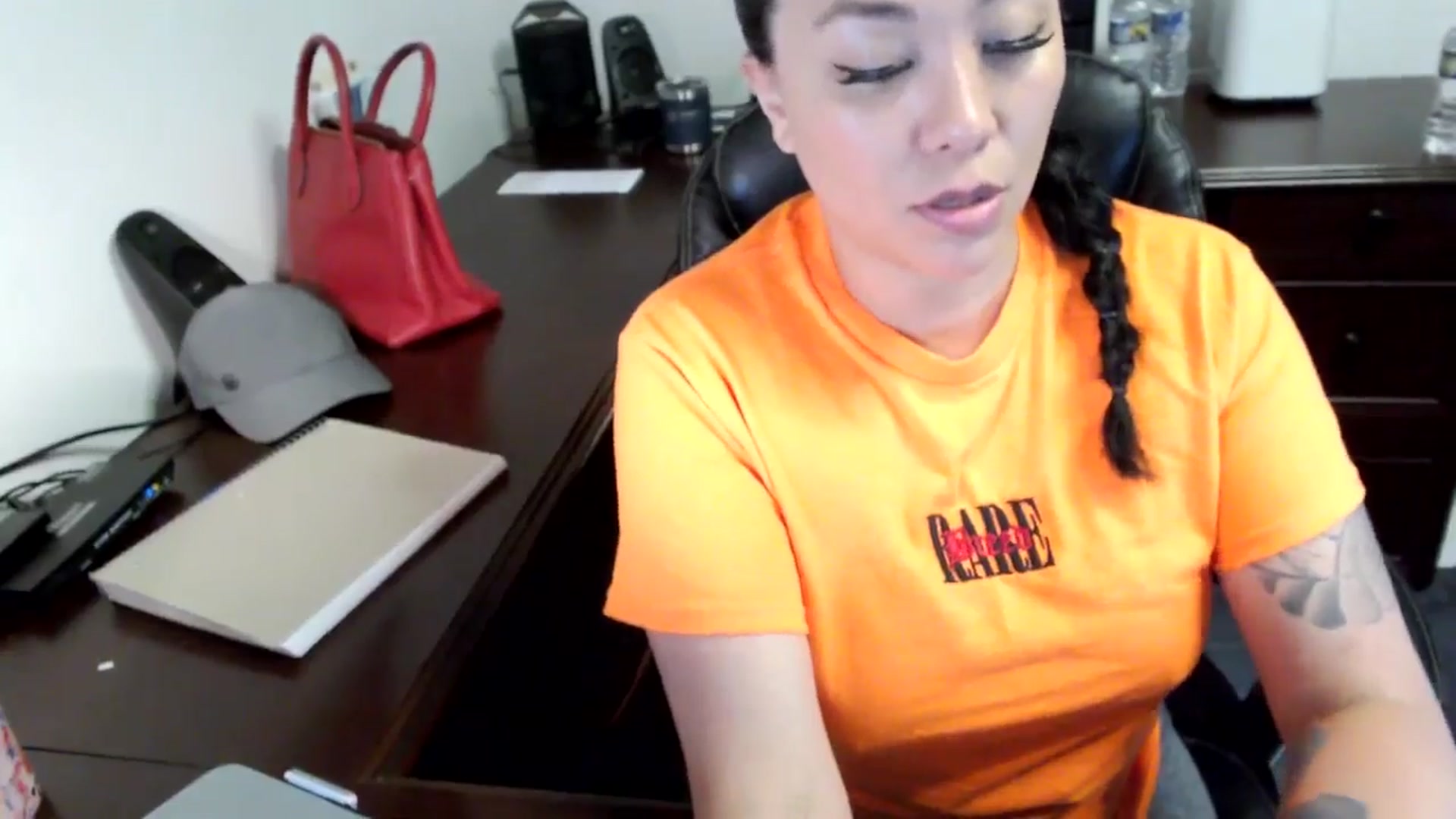Gallery image thumbnail from MickaylaMoon's myfreecams stream on, 06/14/2024, 13:48 image 10 of 20