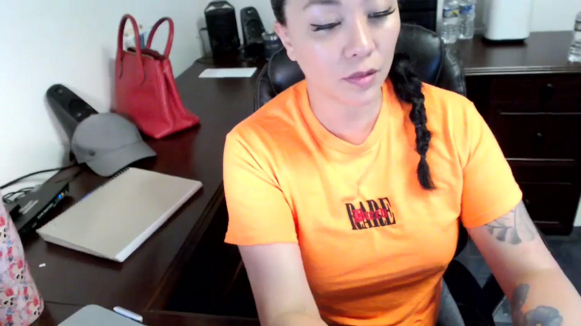 Gallery image thumbnail from MickaylaMoon's myfreecams stream on, 06/14/2024, 13:48 image 7 of 20