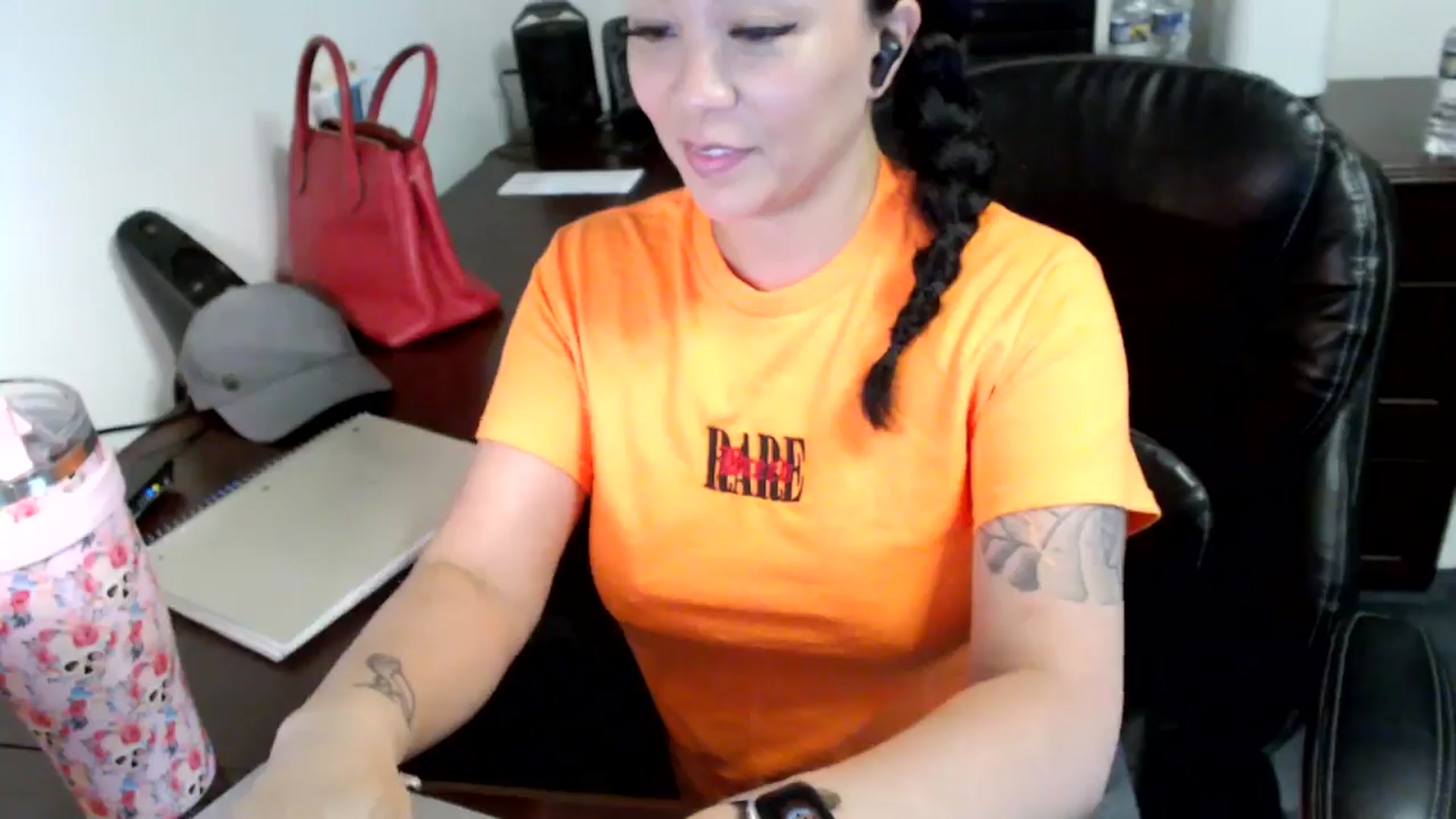Gallery image thumbnail from MickaylaMoon's myfreecams stream on, 06/14/2024, 14:57 image 19 of 20