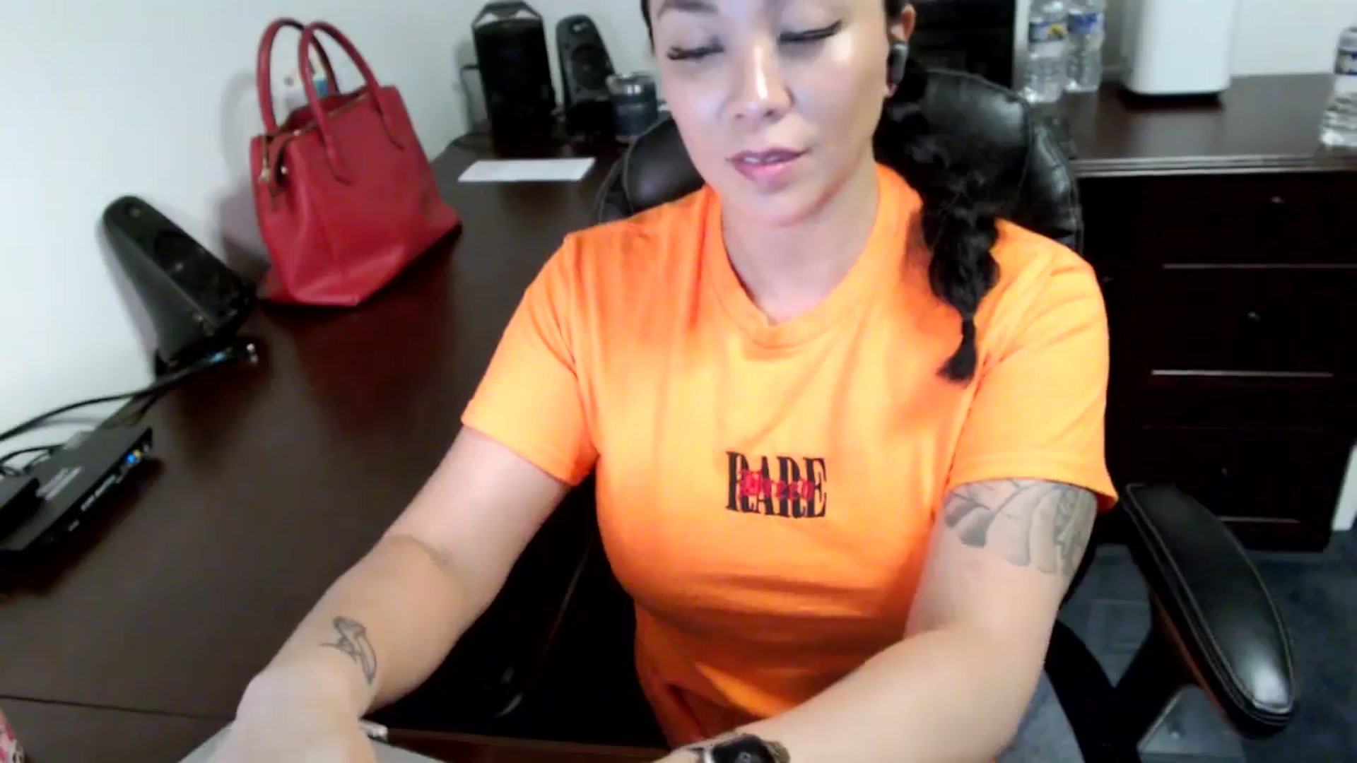 Gallery image thumbnail from MickaylaMoon's myfreecams stream on, 06/14/2024, 19:45 image 20 of 20