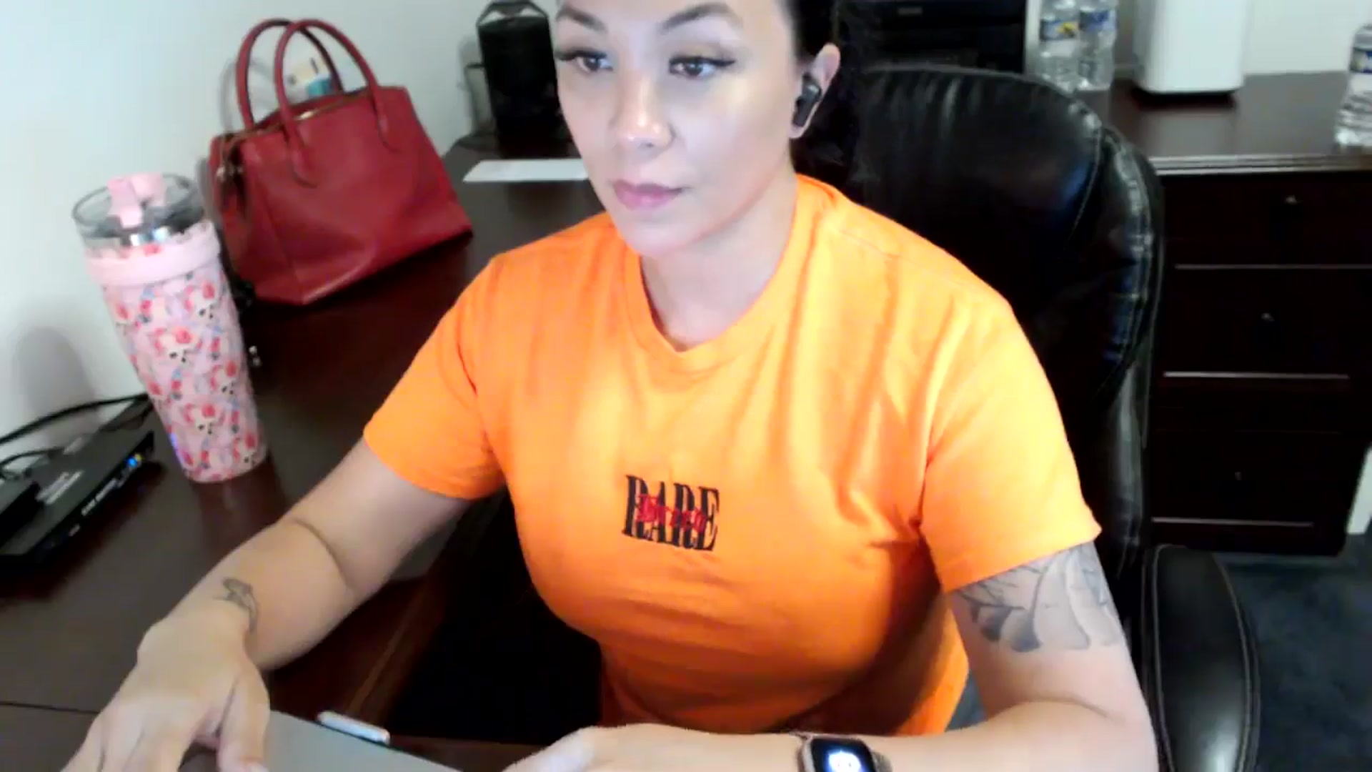 Gallery image thumbnail from MickaylaMoon's myfreecams stream on, 06/14/2024, 19:45 image 12 of 20