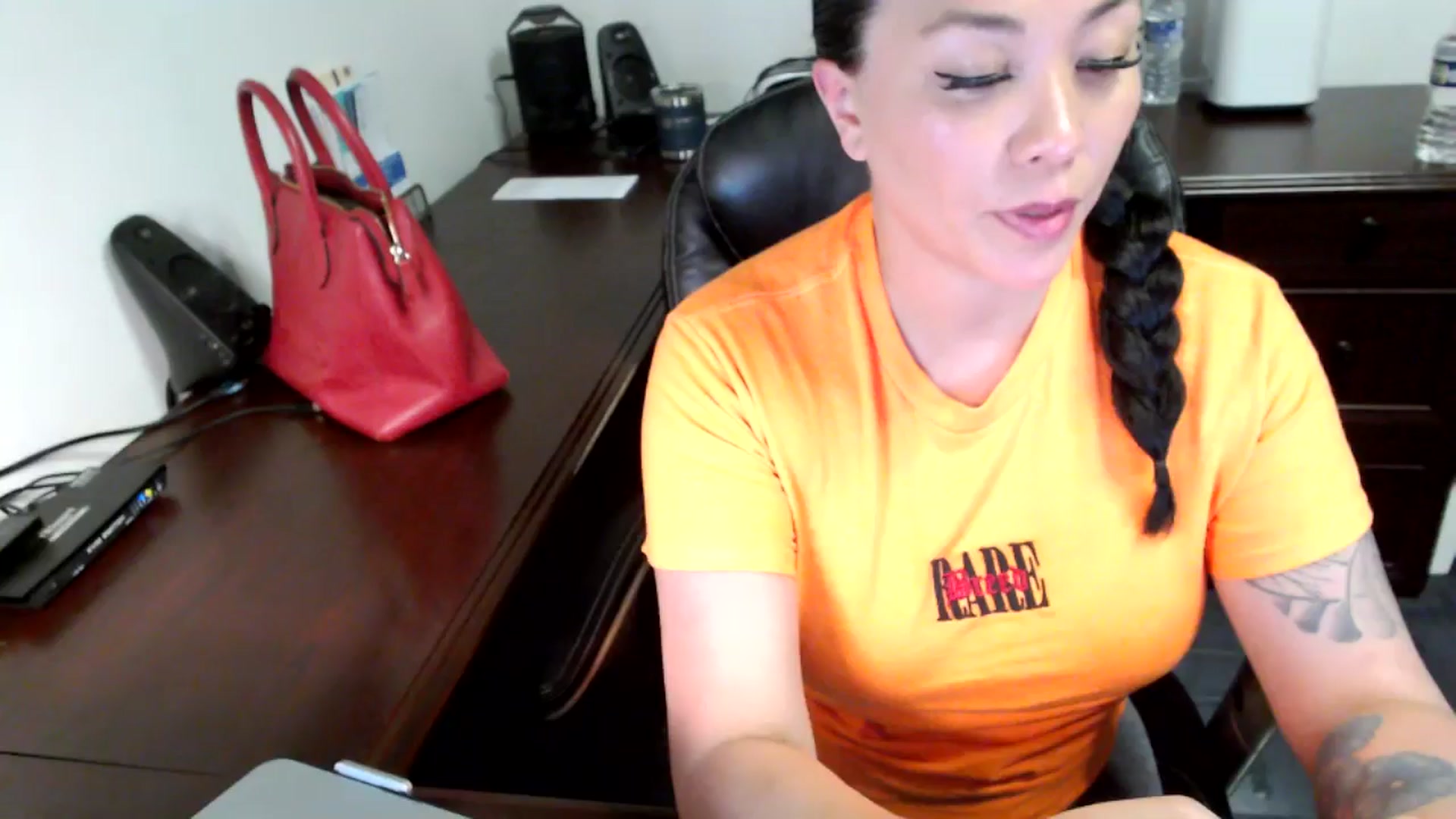 Gallery image thumbnail from MickaylaMoon's myfreecams stream on, 06/14/2024, 19:45 image 1 of 20