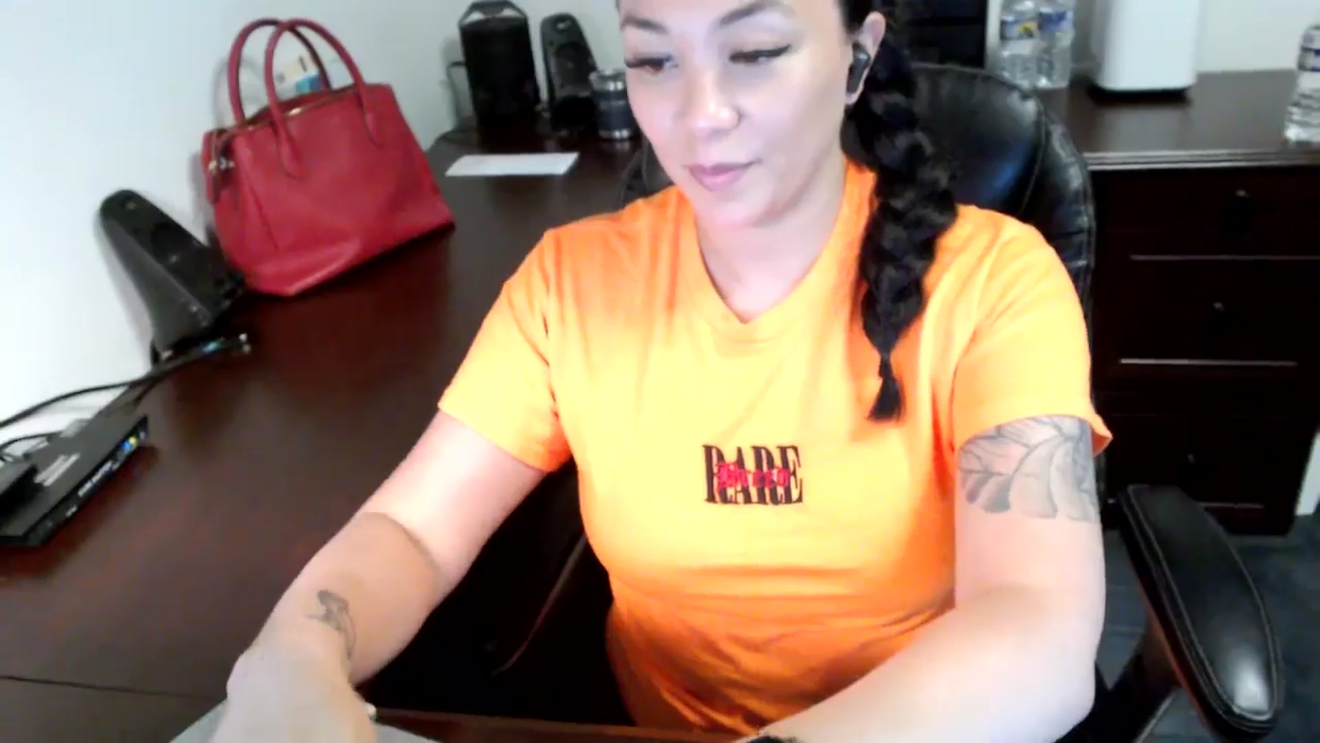Gallery image thumbnail from MickaylaMoon's myfreecams stream on, 06/14/2024, 19:45 image 7 of 20
