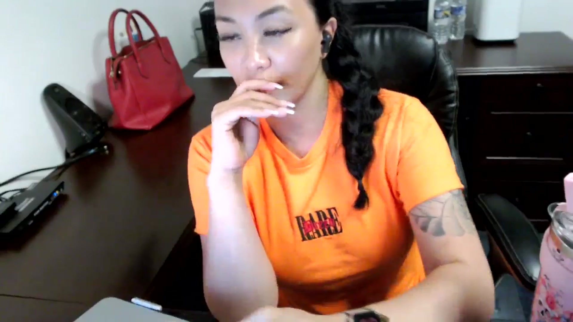 Gallery image thumbnail from MickaylaMoon's myfreecams stream on, 06/14/2024, 20:26 image 7 of 20