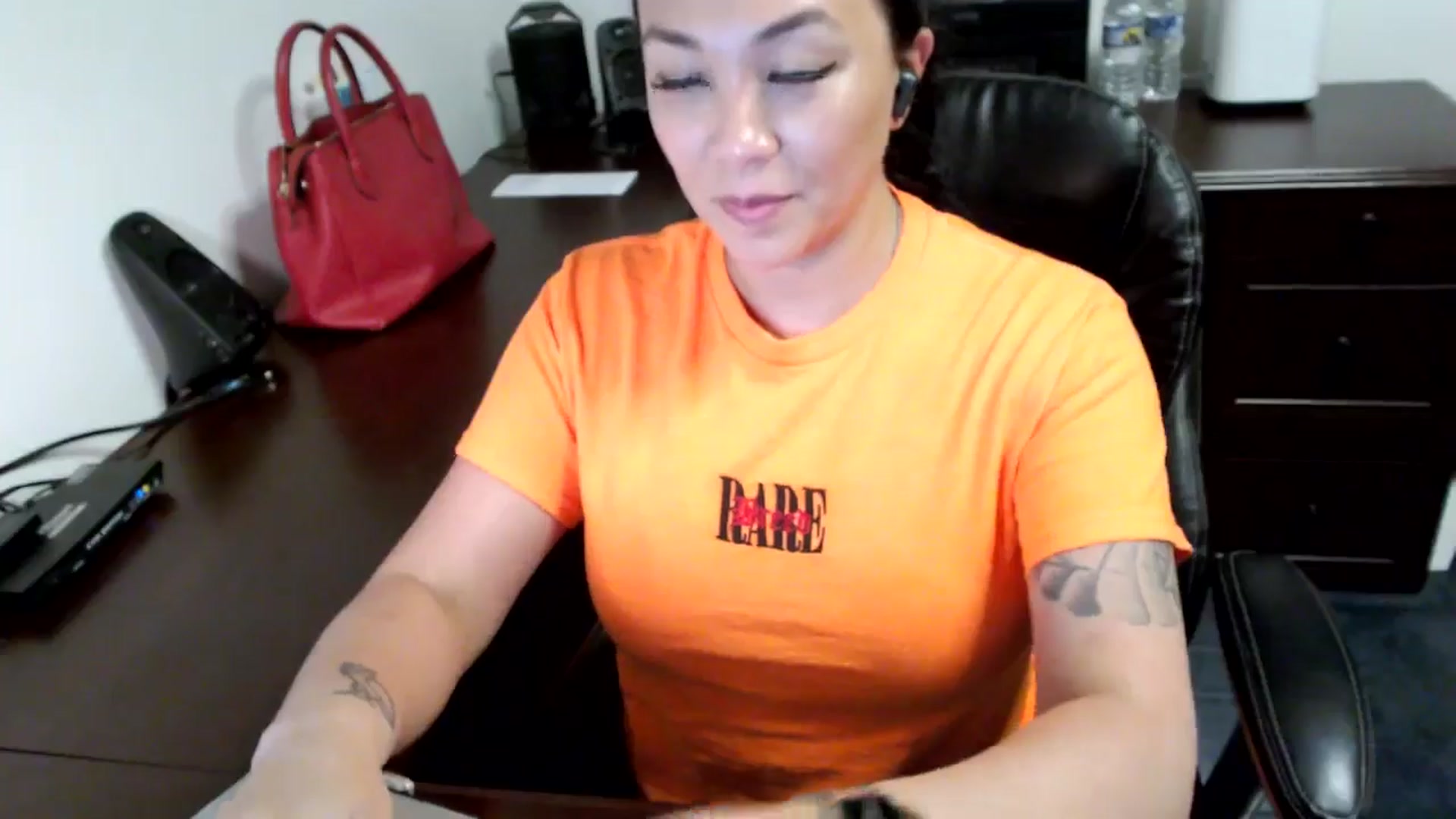 Gallery image thumbnail from MickaylaMoon's myfreecams stream on, 06/14/2024, 20:26 image 16 of 20