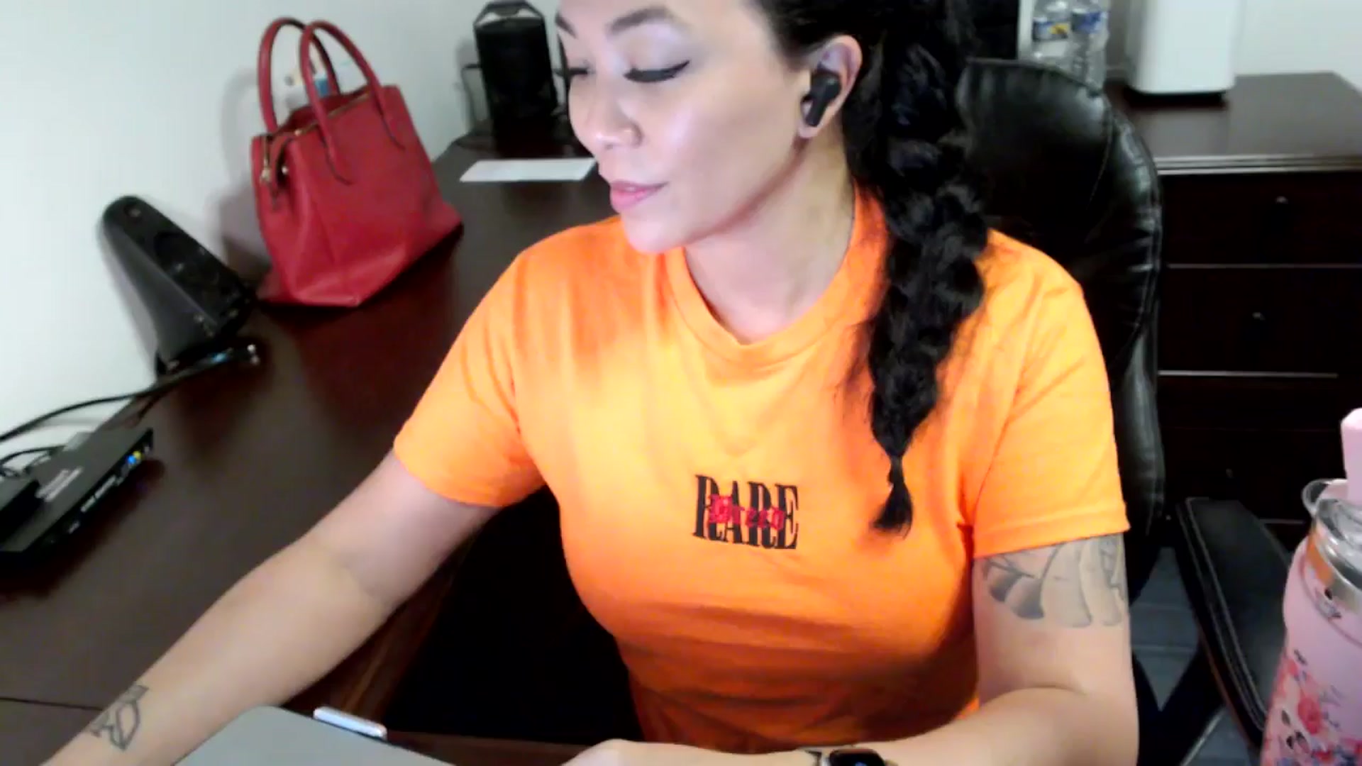 Gallery image thumbnail from MickaylaMoon's myfreecams stream on, 06/14/2024, 20:26 image 1 of 20