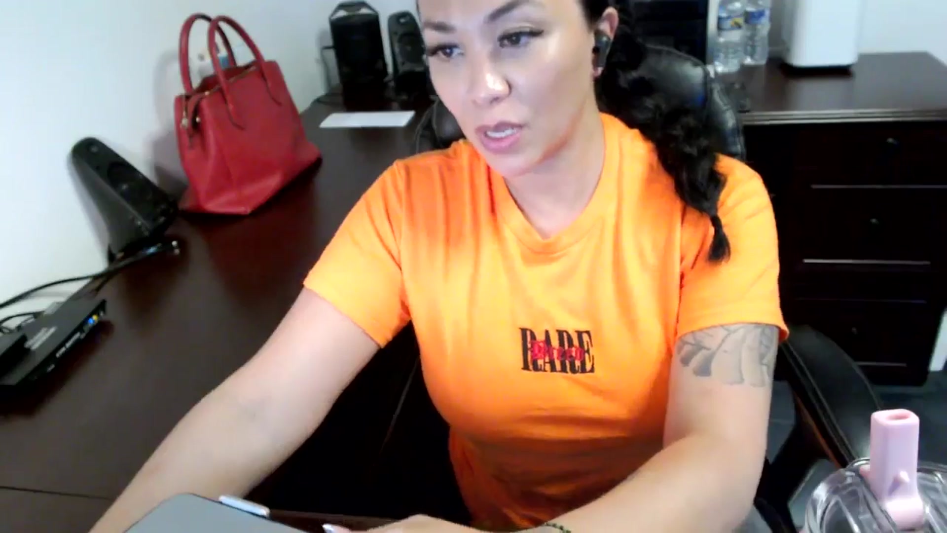 Gallery image thumbnail from MickaylaMoon's myfreecams stream on, 06/14/2024, 20:26 image 11 of 20
