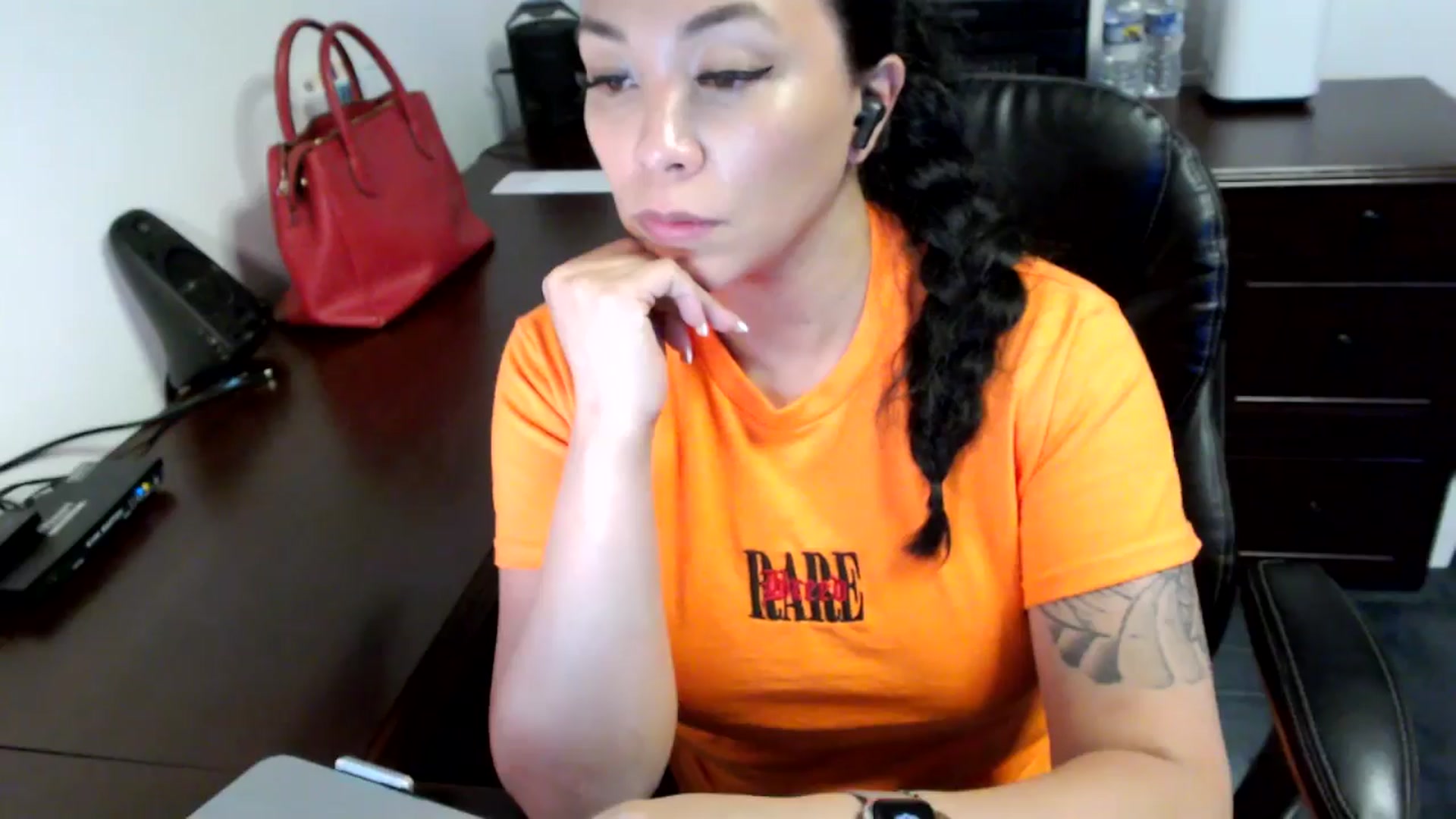 Gallery image thumbnail from MickaylaMoon's myfreecams stream on, 06/14/2024, 20:26 image 20 of 20