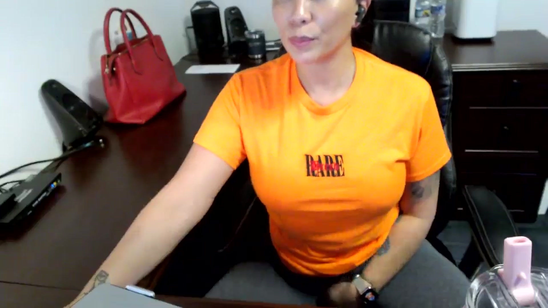 Gallery image thumbnail from MickaylaMoon's myfreecams stream on, 06/14/2024, 20:26 image 12 of 20