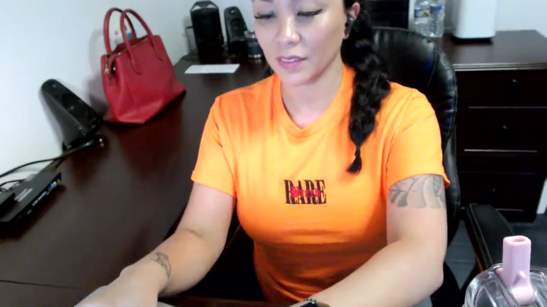 Gallery image thumbnail from MickaylaMoon's myfreecams stream on, 06/14/2024, 20:26 image 9 of 20