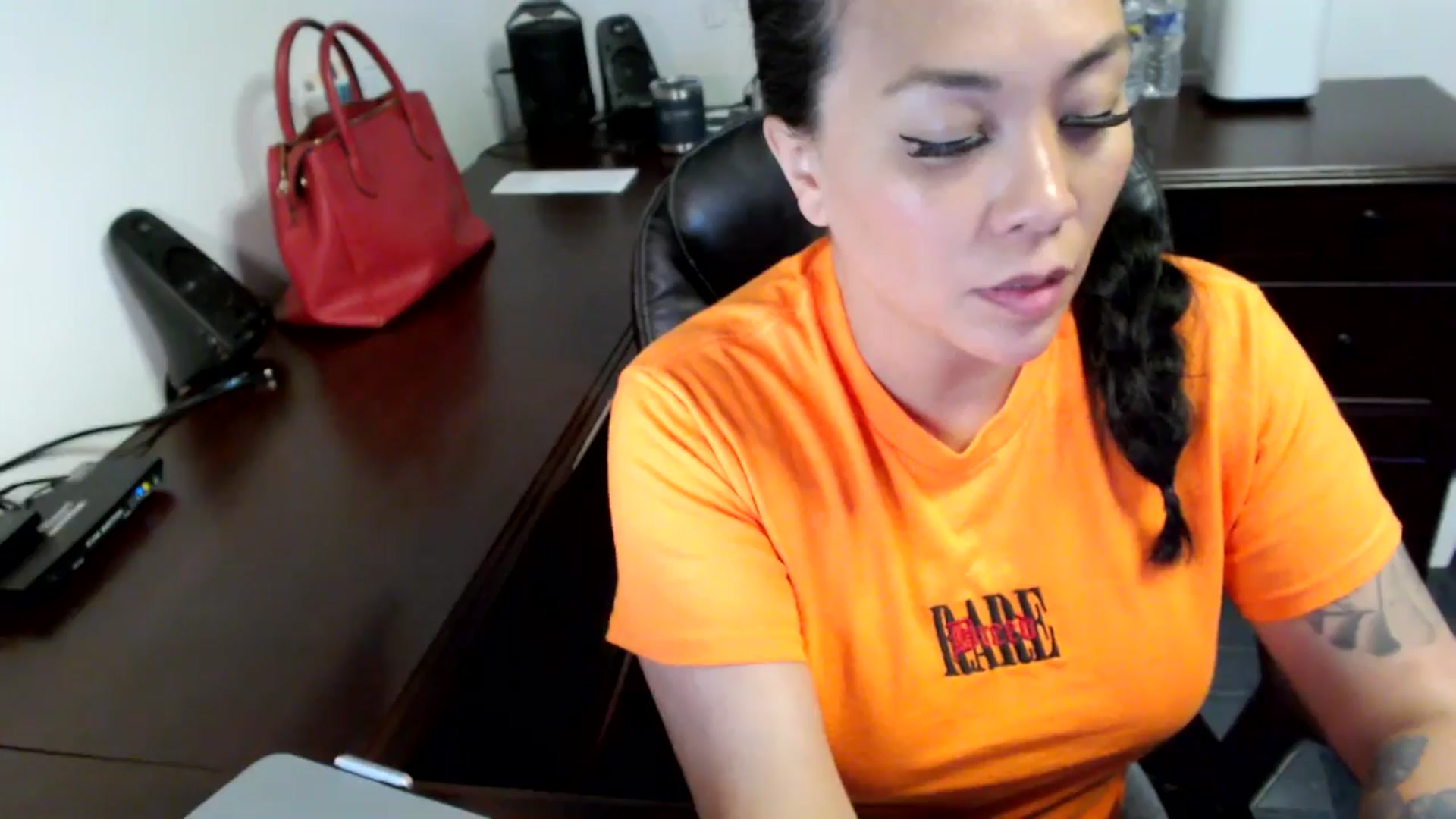 Gallery image thumbnail from MickaylaMoon's myfreecams stream on, 06/14/2024, 20:26 image 19 of 20
