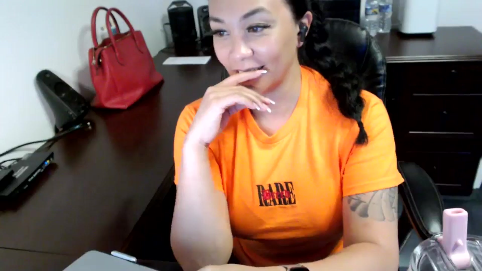 Gallery image thumbnail from MickaylaMoon's myfreecams stream on, 06/14/2024, 20:26 image 10 of 20