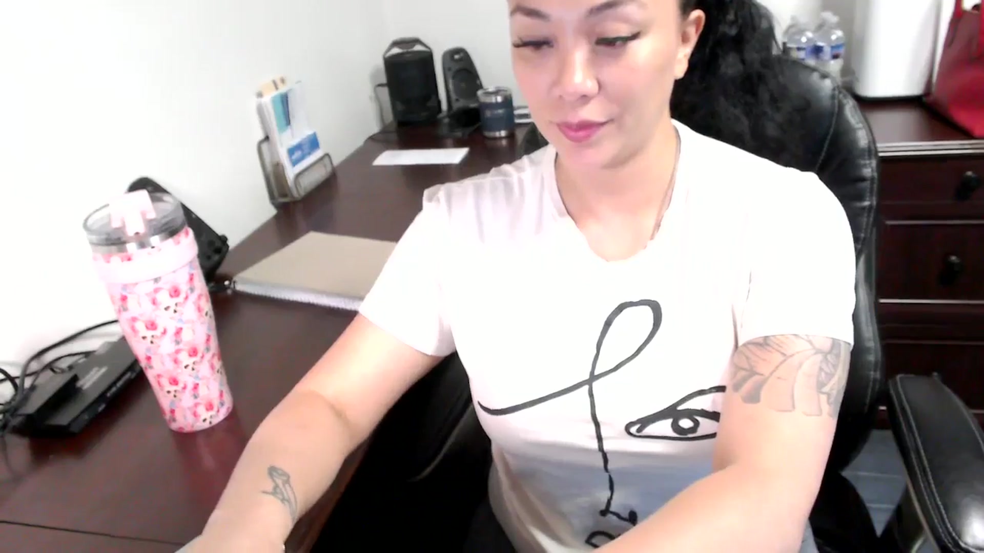 Gallery image thumbnail from MickaylaMoon's myfreecams stream on, 06/17/2024, 14:06 image 15 of 20