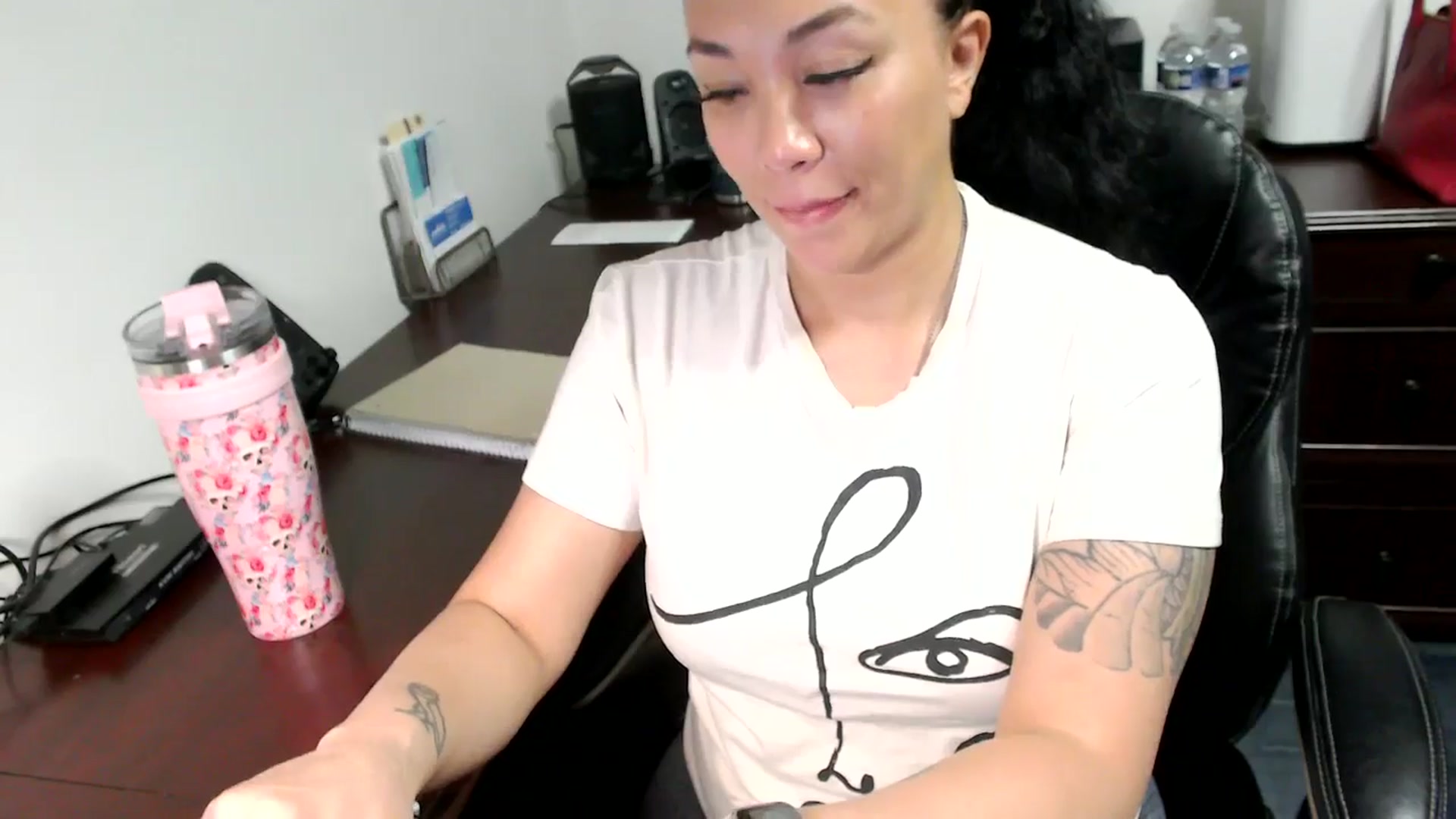 Gallery image thumbnail from MickaylaMoon's myfreecams stream on, 06/17/2024, 14:06 image 8 of 20