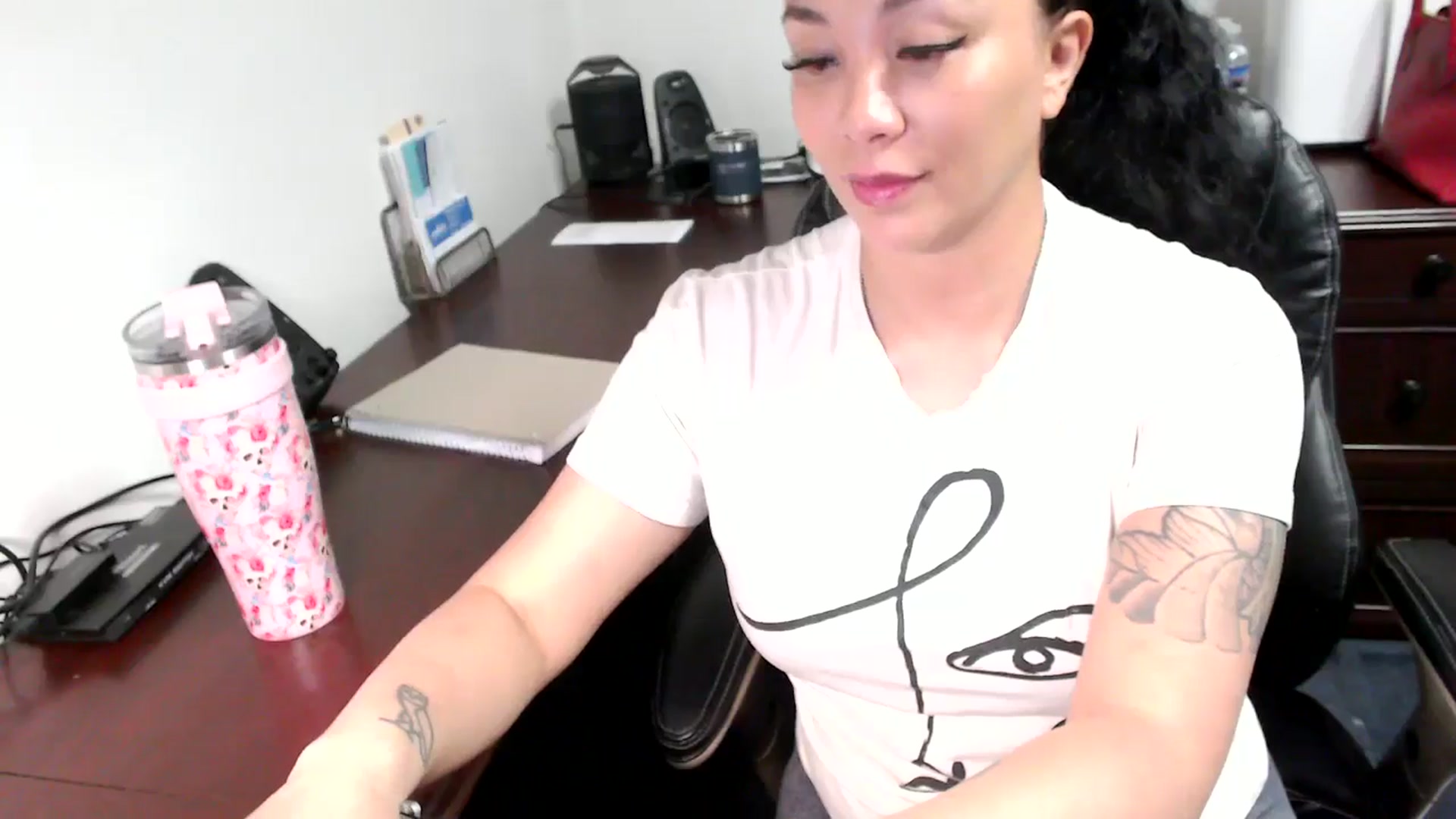 Gallery image thumbnail from MickaylaMoon's myfreecams stream on, 06/17/2024, 14:06 image 5 of 20