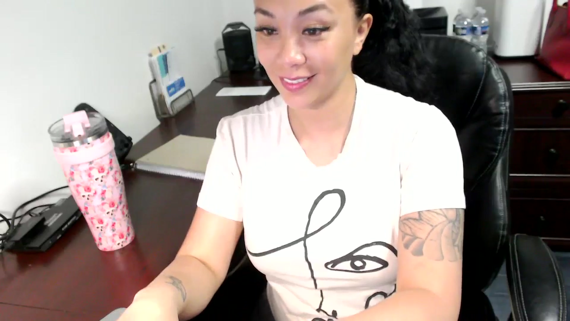 Gallery image thumbnail from MickaylaMoon's myfreecams stream on, 06/17/2024, 14:06 image 7 of 20