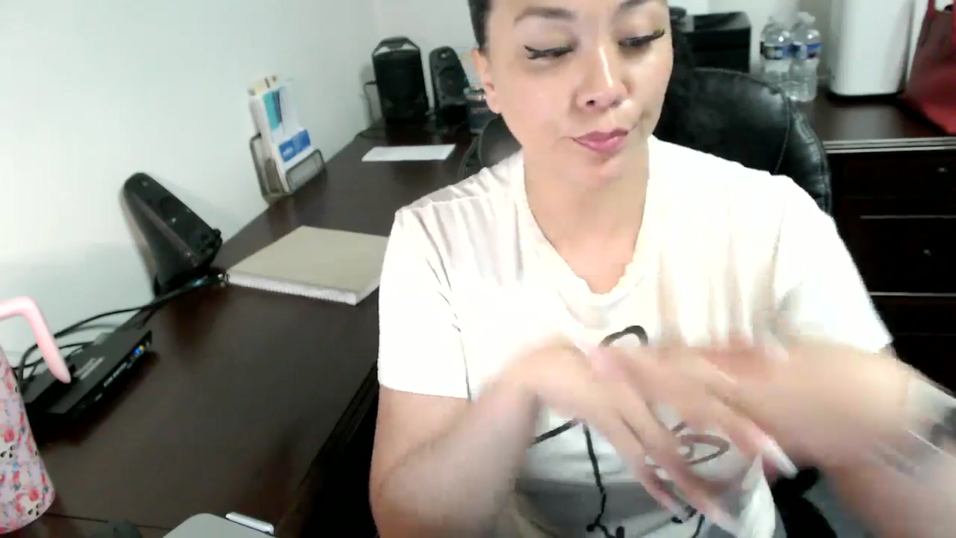 Gallery image thumbnail from MickaylaMoon's myfreecams stream on, 06/17/2024, 15:31 image 14 of 20