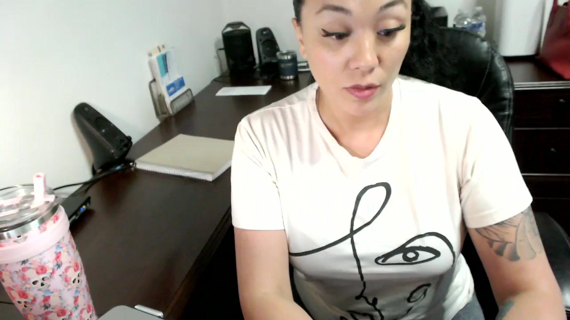 Gallery image thumbnail from MickaylaMoon's myfreecams stream on, 06/17/2024, 15:56 image 14 of 20