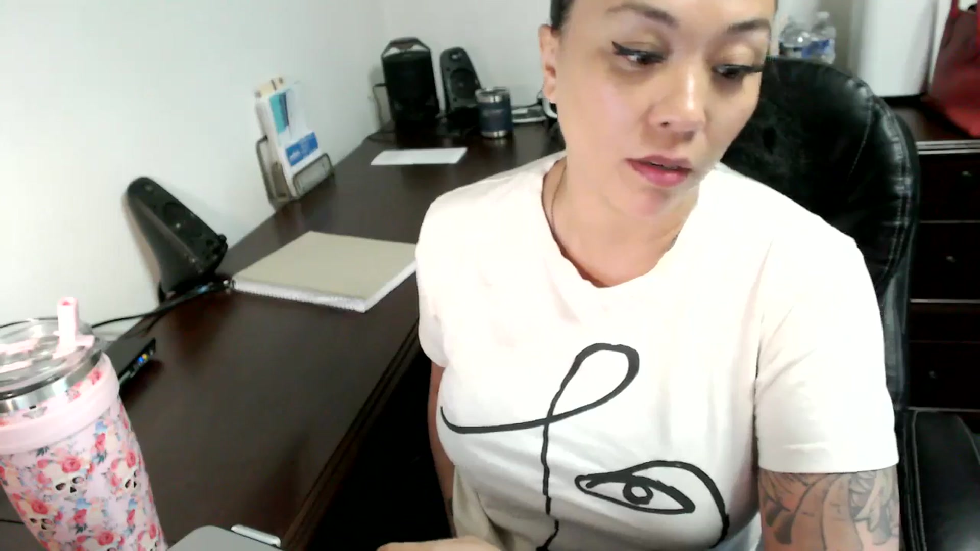 Gallery image thumbnail from MickaylaMoon's myfreecams stream on, 06/17/2024, 15:56 image 18 of 20