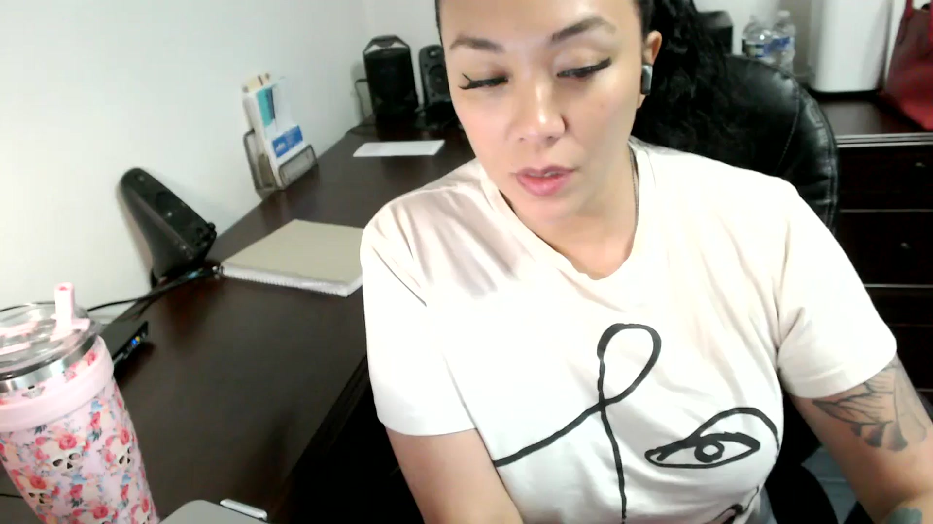 Gallery image thumbnail from MickaylaMoon's myfreecams stream on, 06/17/2024, 15:56 image 20 of 20