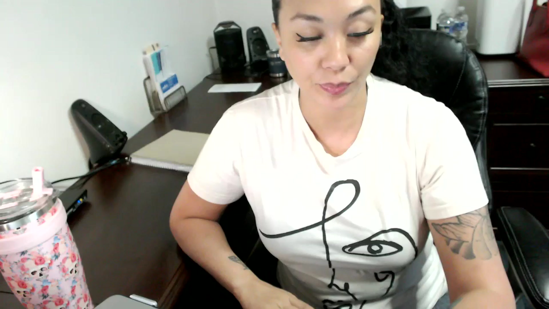 Gallery image thumbnail from MickaylaMoon's myfreecams stream on, 06/17/2024, 15:56 image 16 of 20