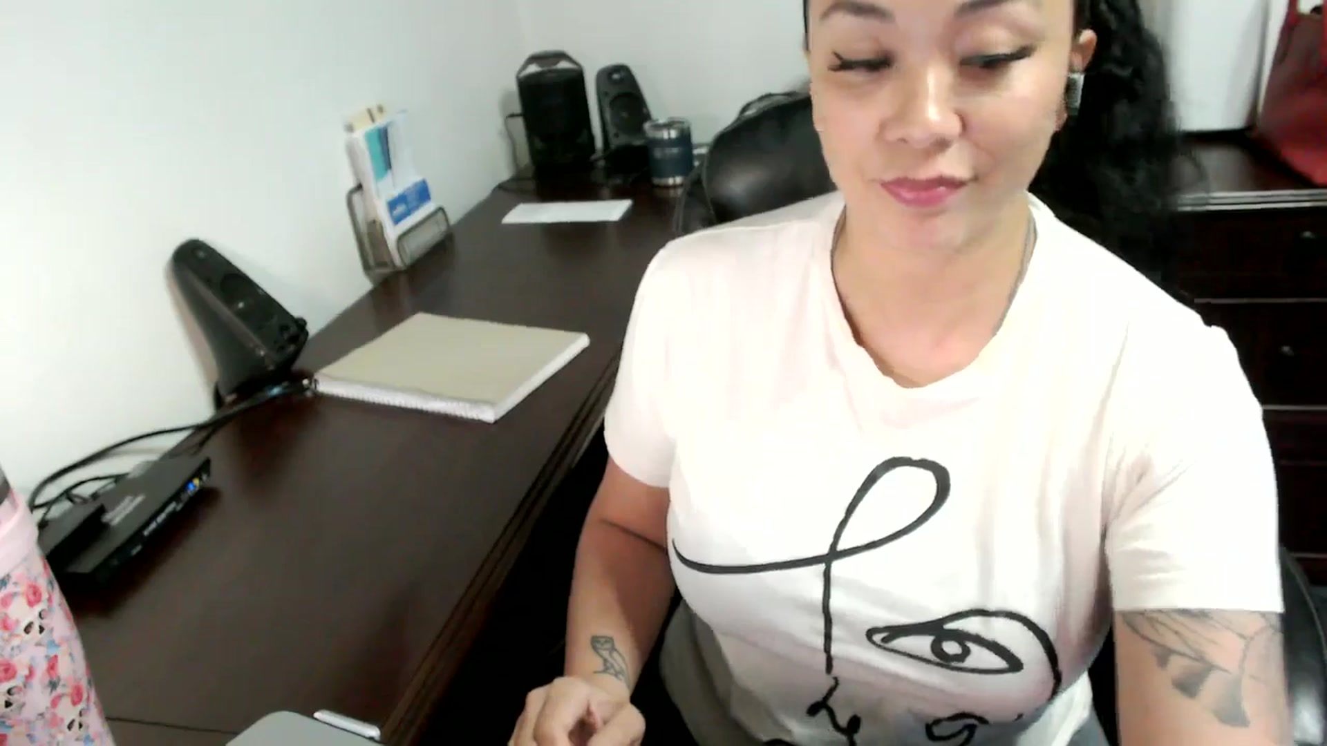 Gallery image thumbnail from MickaylaMoon's myfreecams stream on, 06/17/2024, 15:56 image 8 of 20