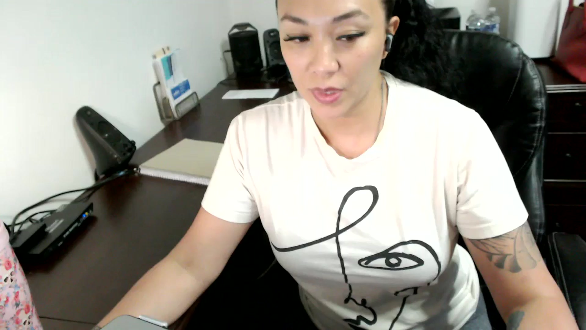 Gallery image thumbnail from MickaylaMoon's myfreecams stream on, 06/17/2024, 17:16 image 1 of 20