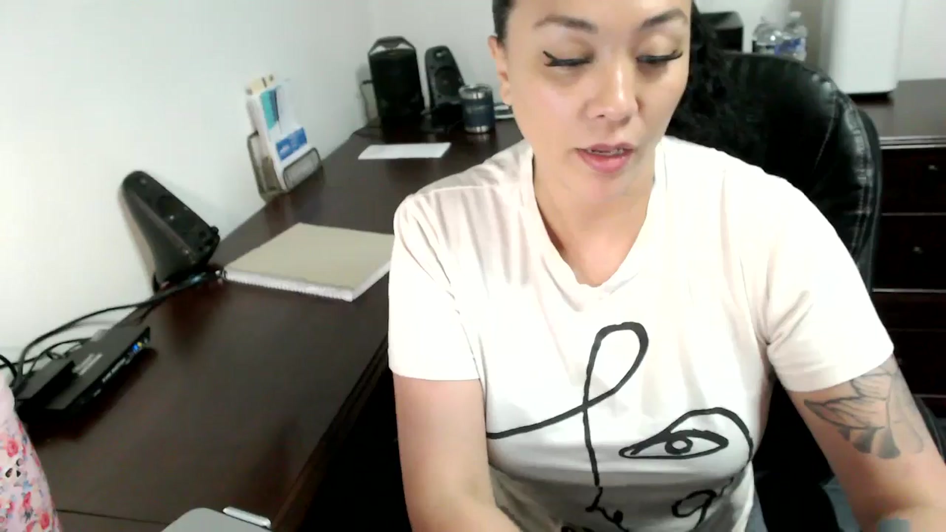 Gallery image thumbnail from MickaylaMoon's myfreecams stream on, 06/17/2024, 17:16 image 4 of 20