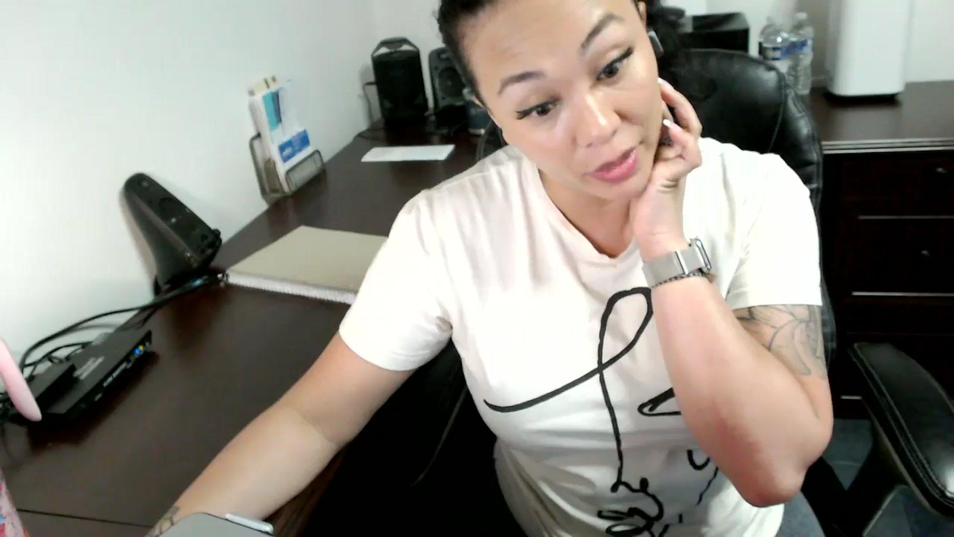 Gallery image thumbnail from MickaylaMoon's myfreecams stream on, 06/17/2024, 17:16 image 12 of 20