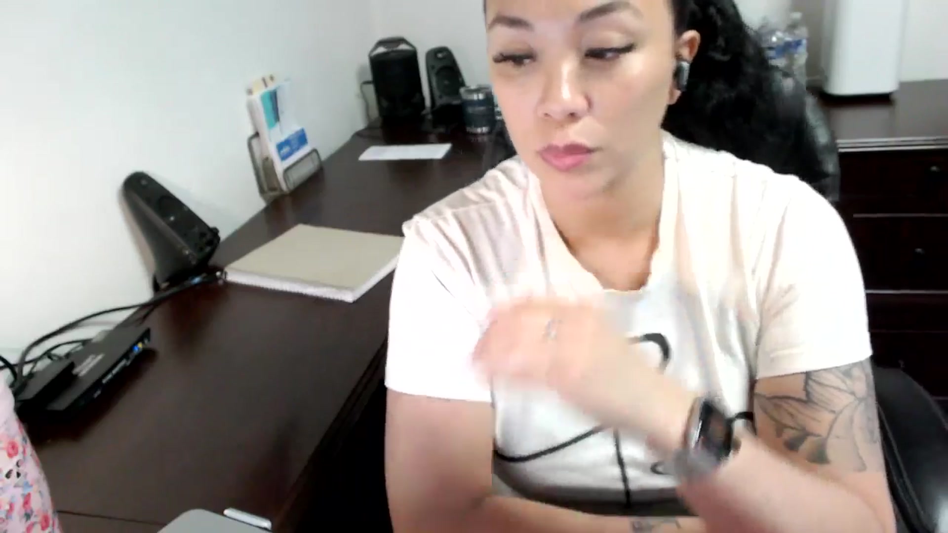 Gallery image thumbnail from MickaylaMoon's myfreecams stream on, 06/17/2024, 17:16 image 8 of 20