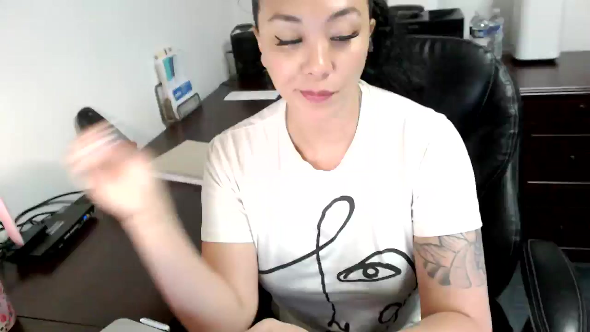 Gallery image thumbnail from MickaylaMoon's myfreecams stream on, 06/17/2024, 18:51 image 1 of 20