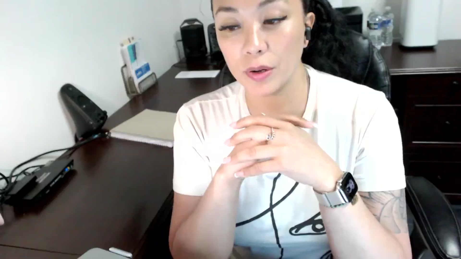Gallery image thumbnail from MickaylaMoon's myfreecams stream on, 06/17/2024, 18:51 image 19 of 20