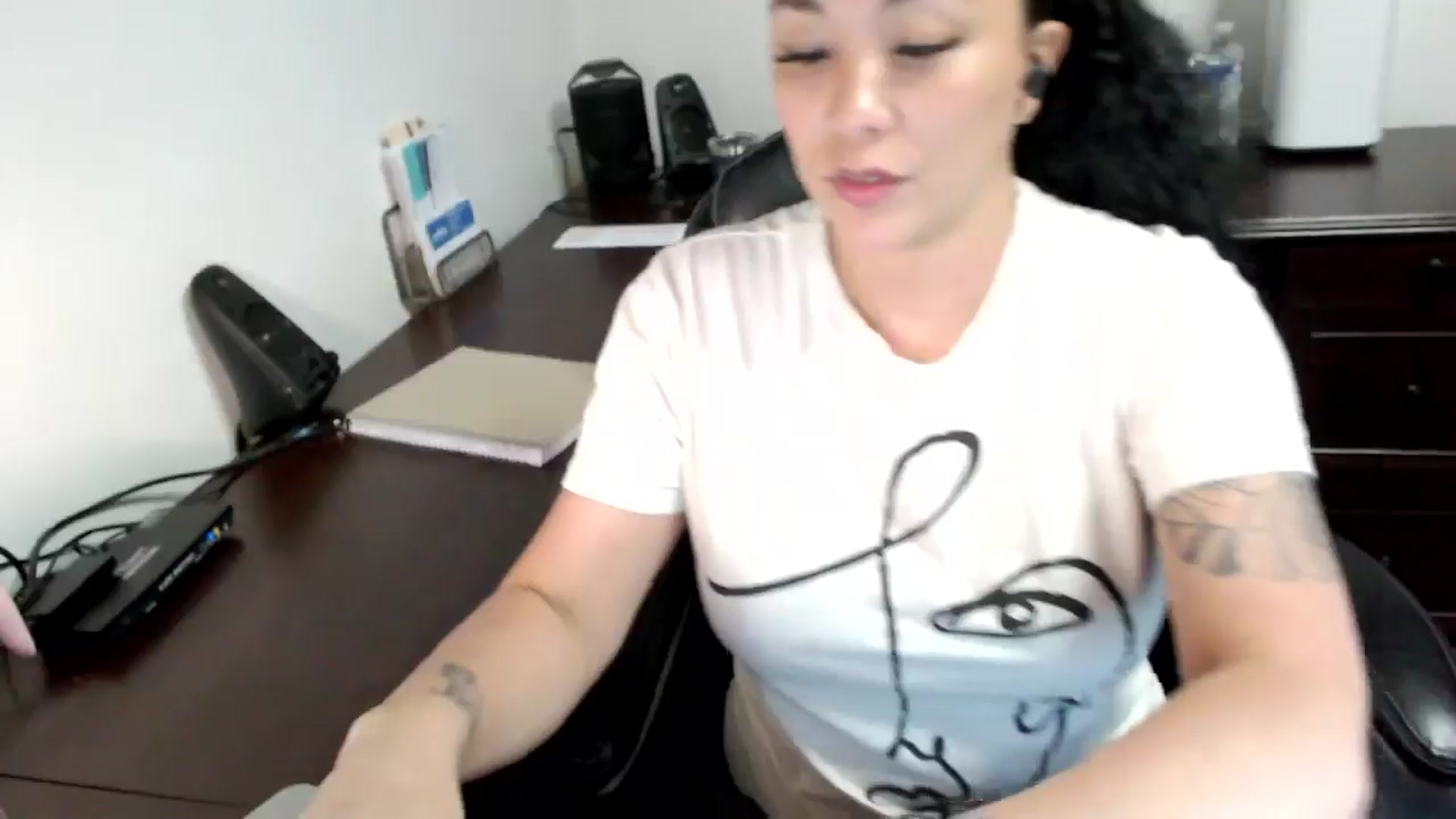 Gallery image thumbnail from MickaylaMoon's myfreecams stream on, 06/17/2024, 18:51 image 2 of 20