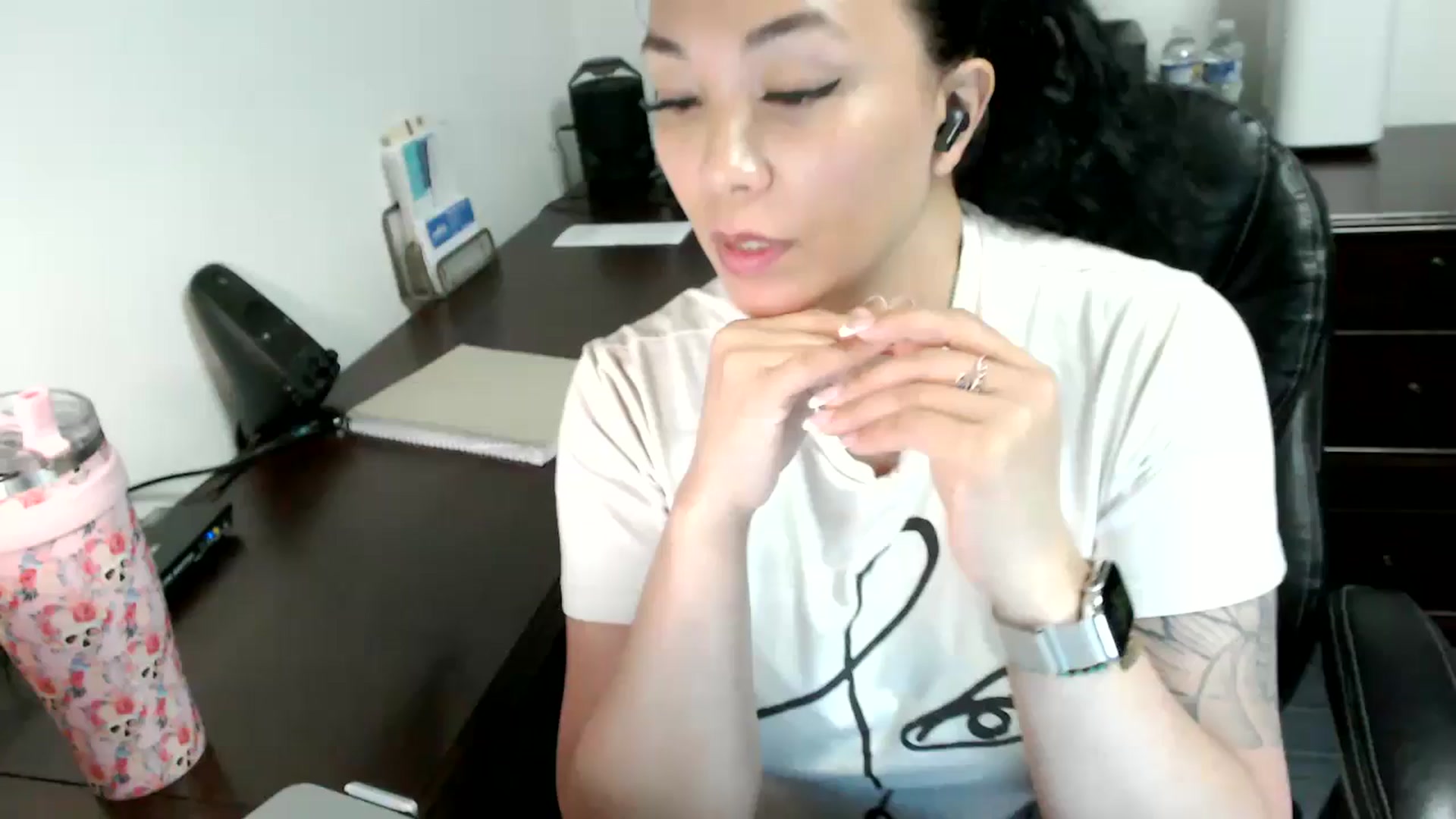 Gallery image thumbnail from MickaylaMoon's myfreecams stream on, 06/17/2024, 19:20 image 2 of 20