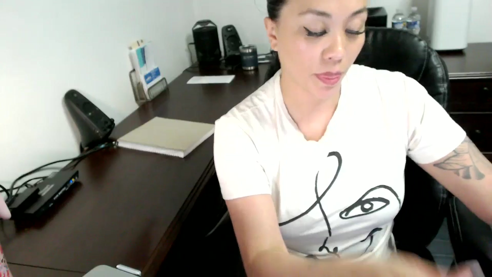 Gallery image thumbnail from MickaylaMoon's myfreecams stream on, 06/17/2024, 19:42 image 14 of 20