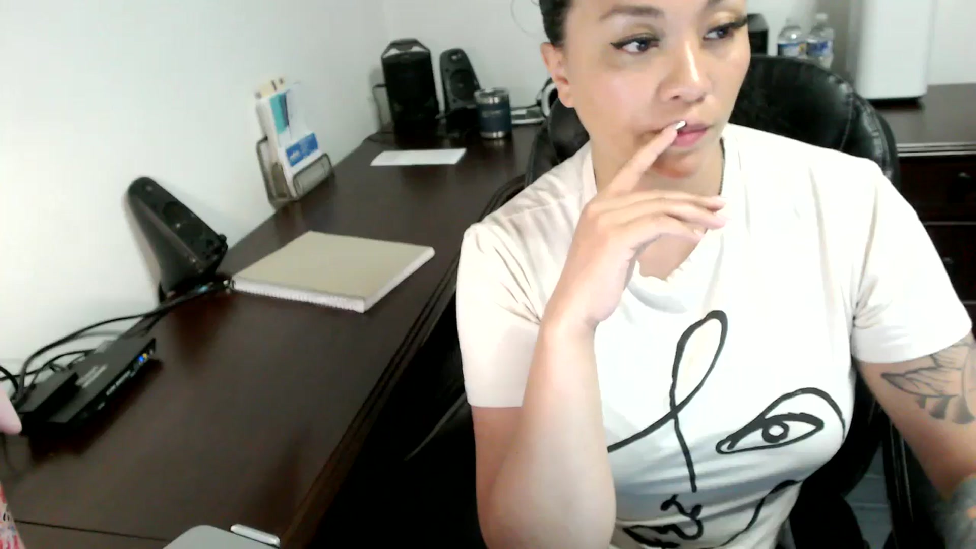 Gallery image thumbnail from MickaylaMoon's myfreecams stream on, 06/17/2024, 19:42 image 7 of 20