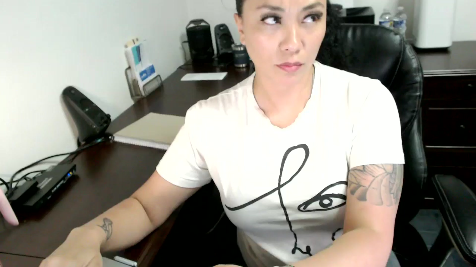 Gallery image thumbnail from MickaylaMoon's myfreecams stream on, 06/17/2024, 19:42 image 19 of 20